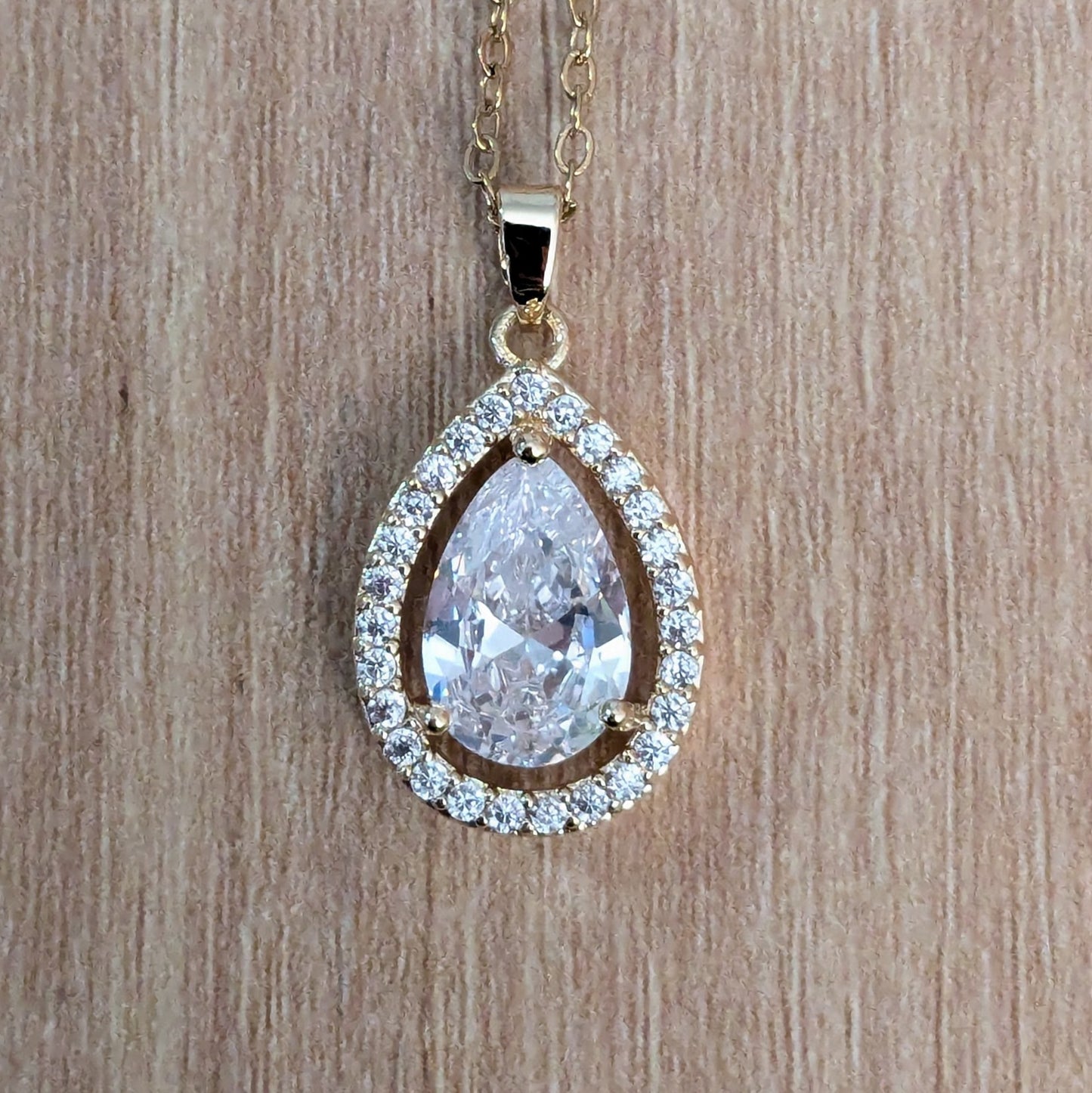 Collier Goutte cerclé