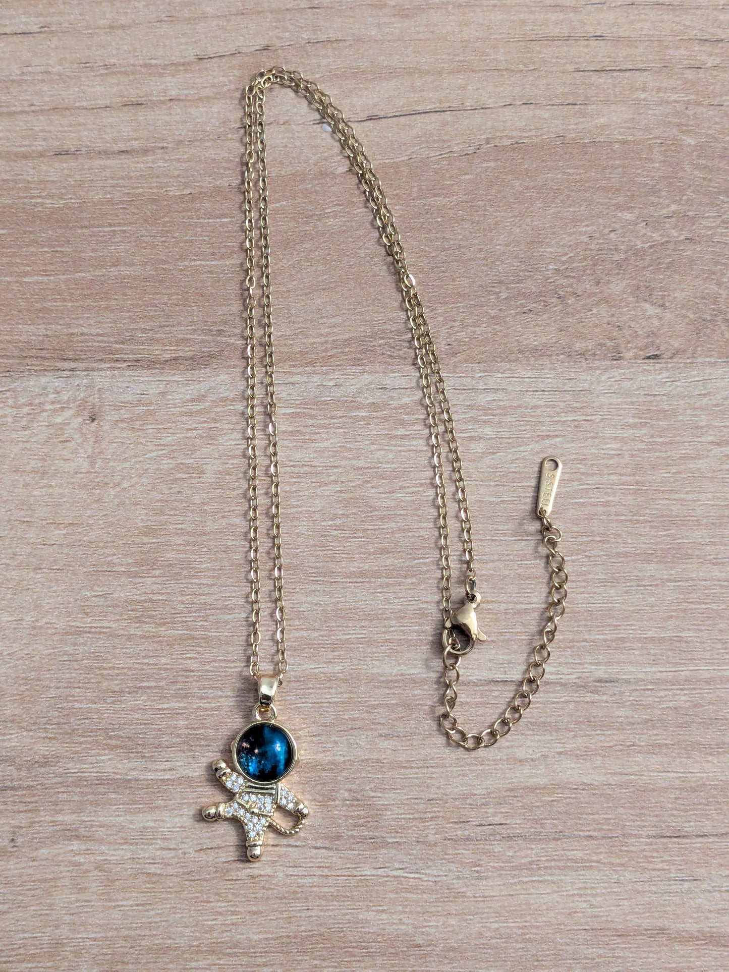 Collier Astronaute