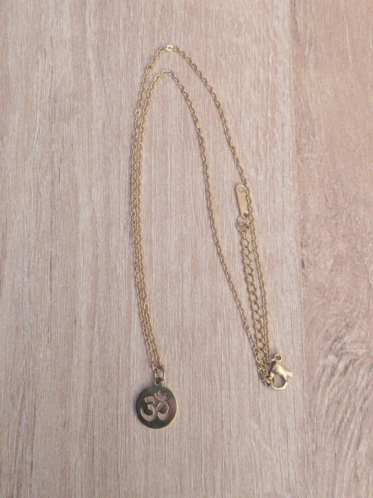 Collier Ohm