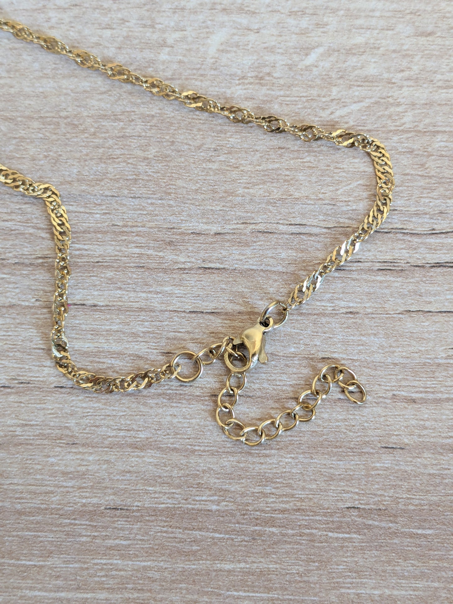 Collier Croix Catholique lila