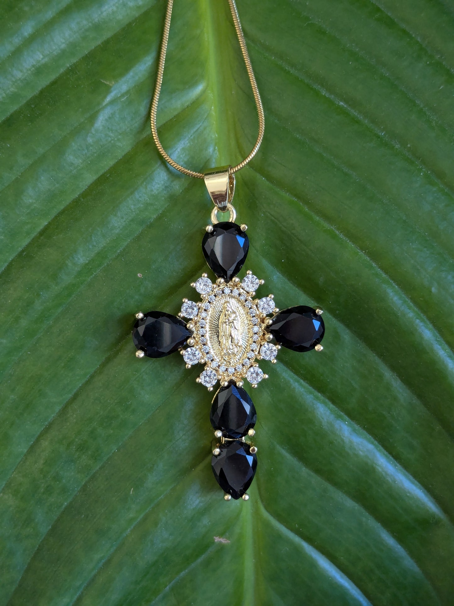 Collier Croix Catholique noire