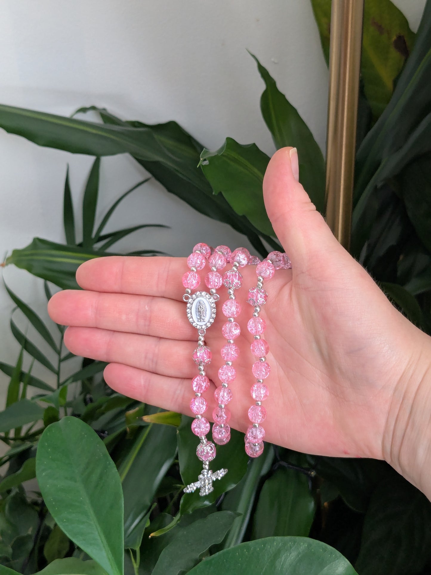 Chapelet en verre rose argenté