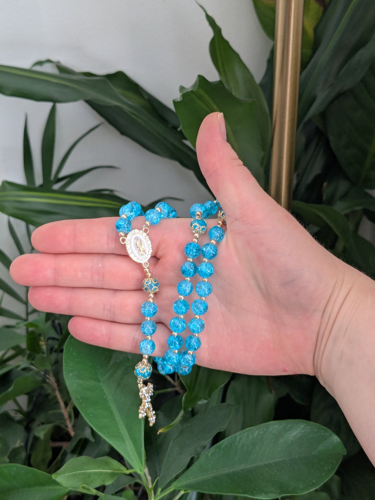 Chapelet en verre bleu turquoise doré