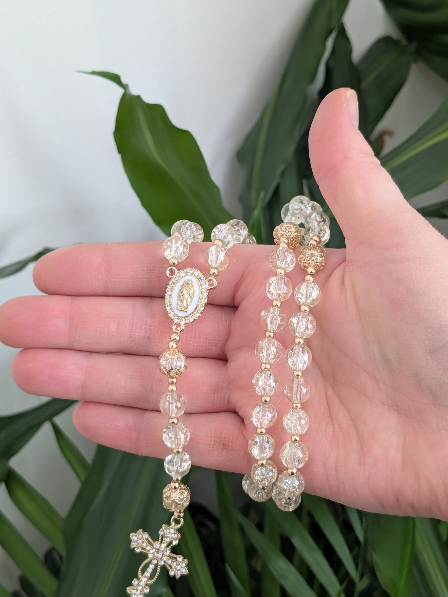 Chapelet en verre jaune clair