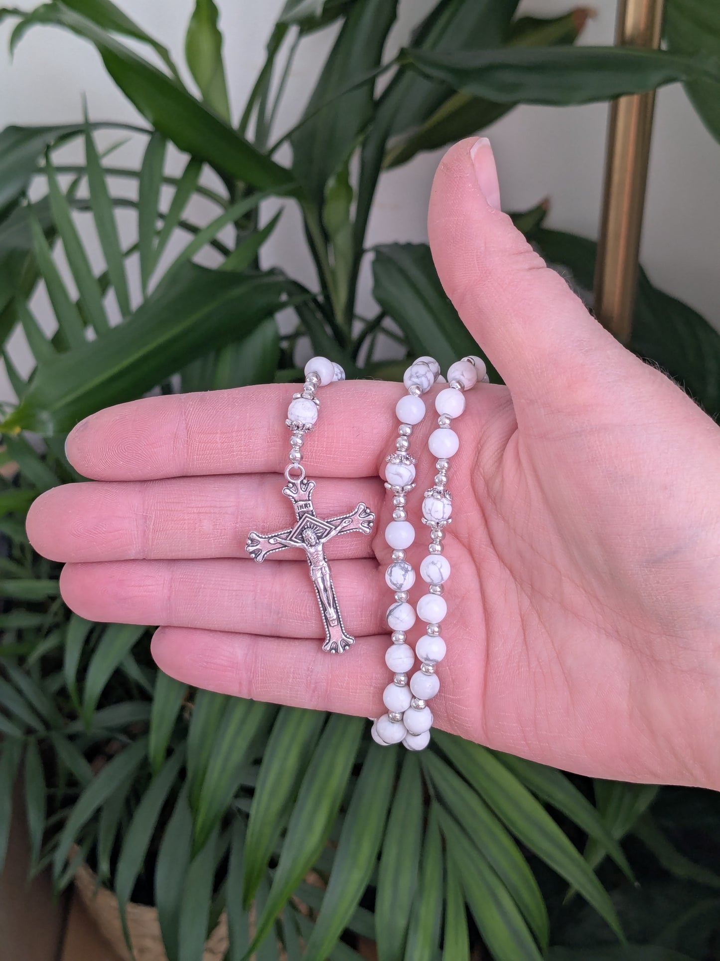 Petit chapelet en Howlite blanche