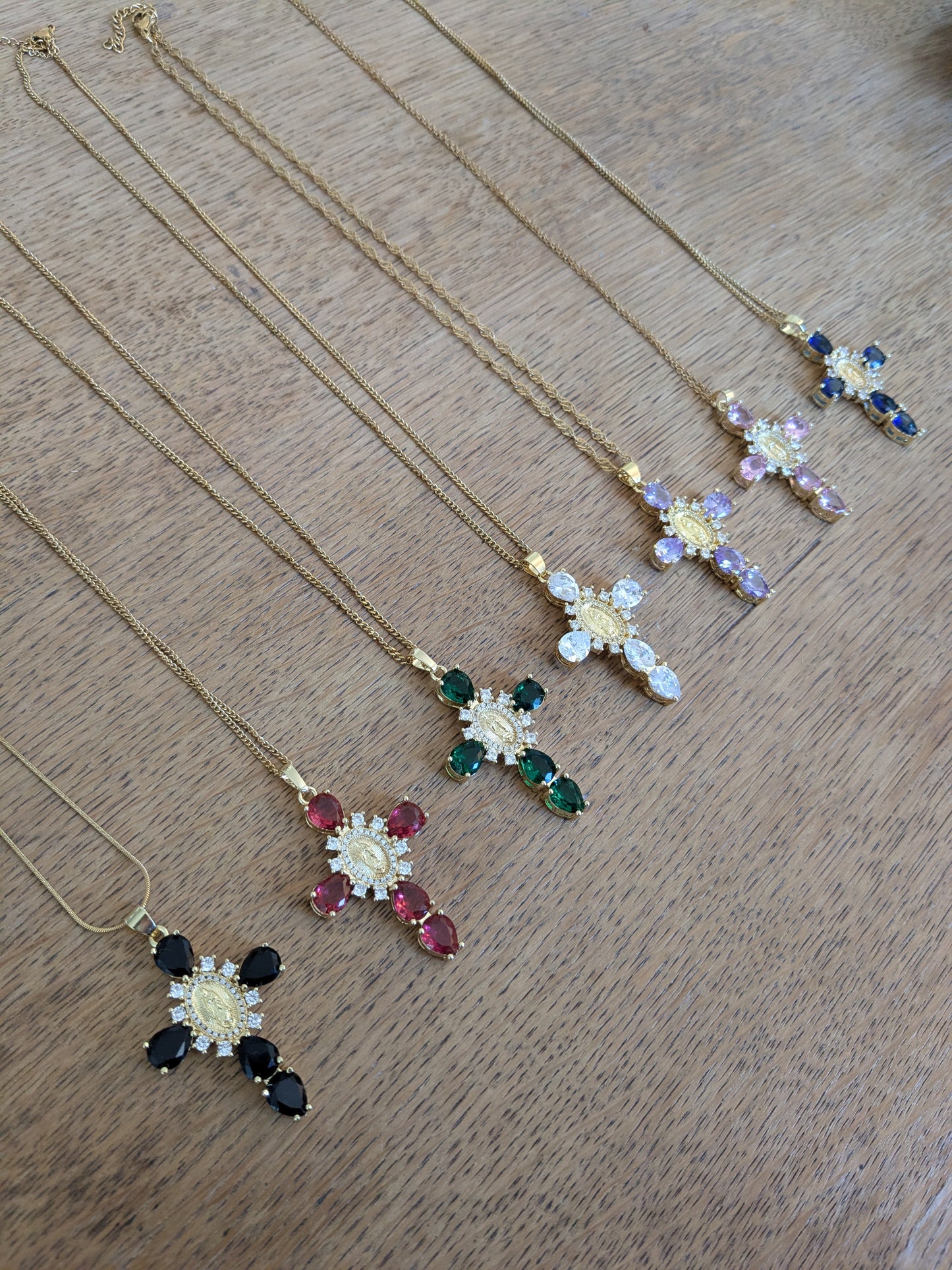 Collier Croix Catholique noire