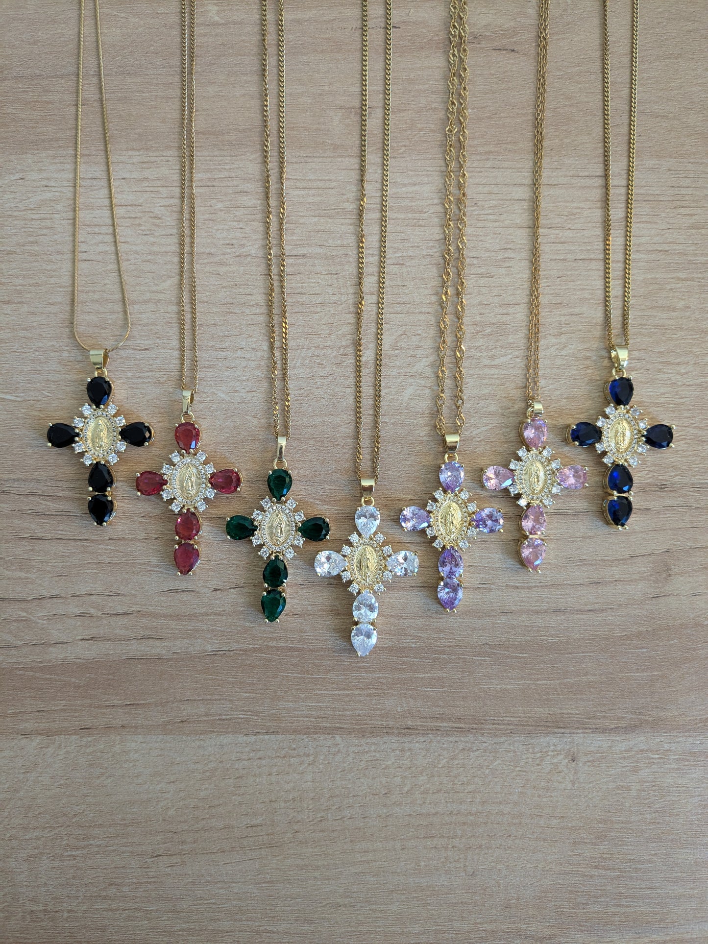 Collier Croix Catholique lila