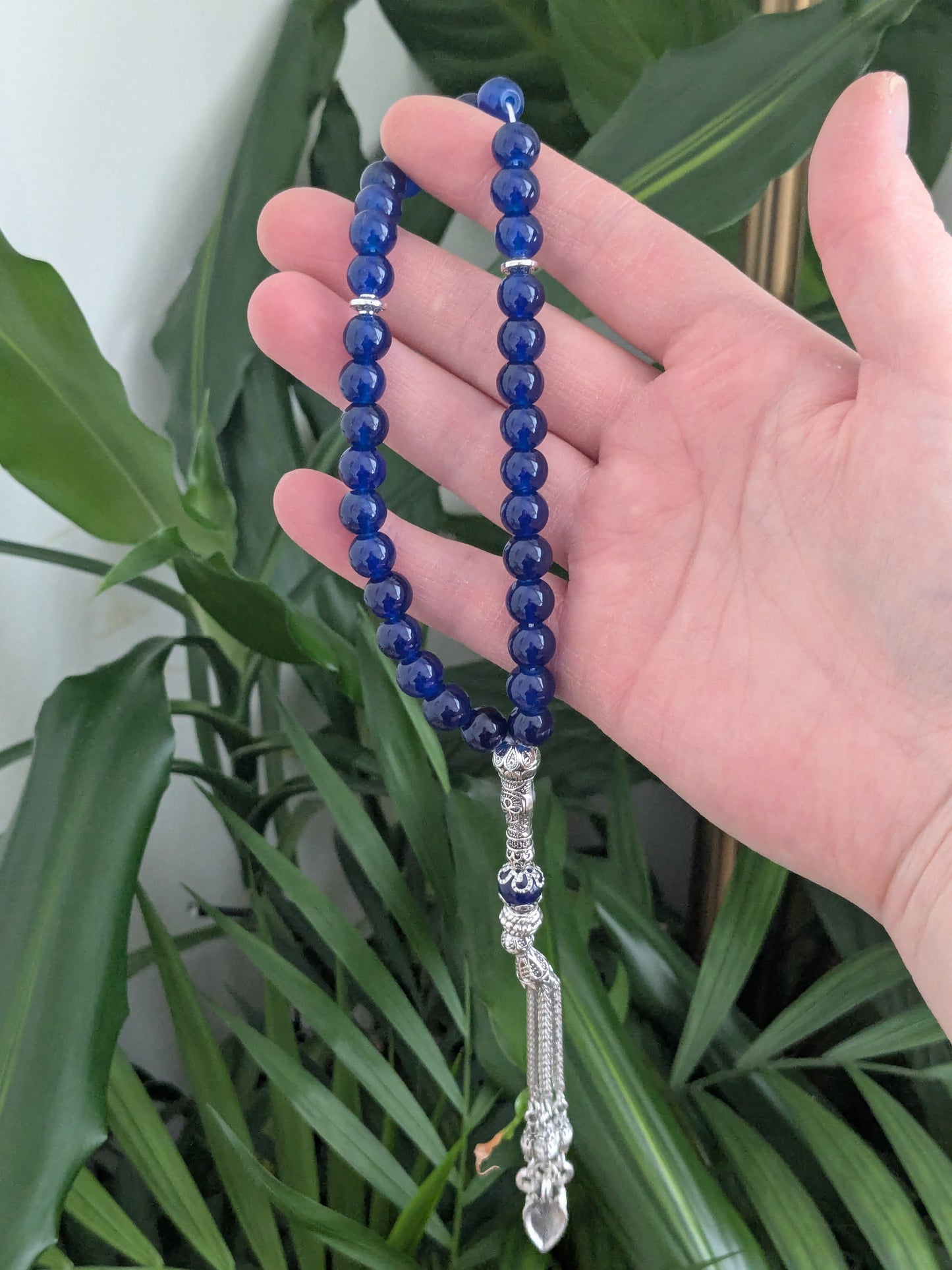 Petit misbaha en verre bleu foncé