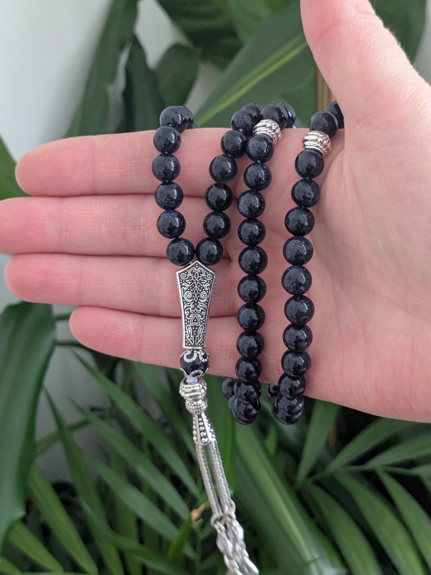 Grand misbaha en verre bleu foncé