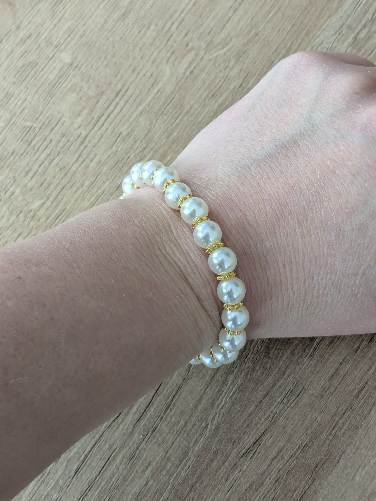 Bracelet perles imitation crème