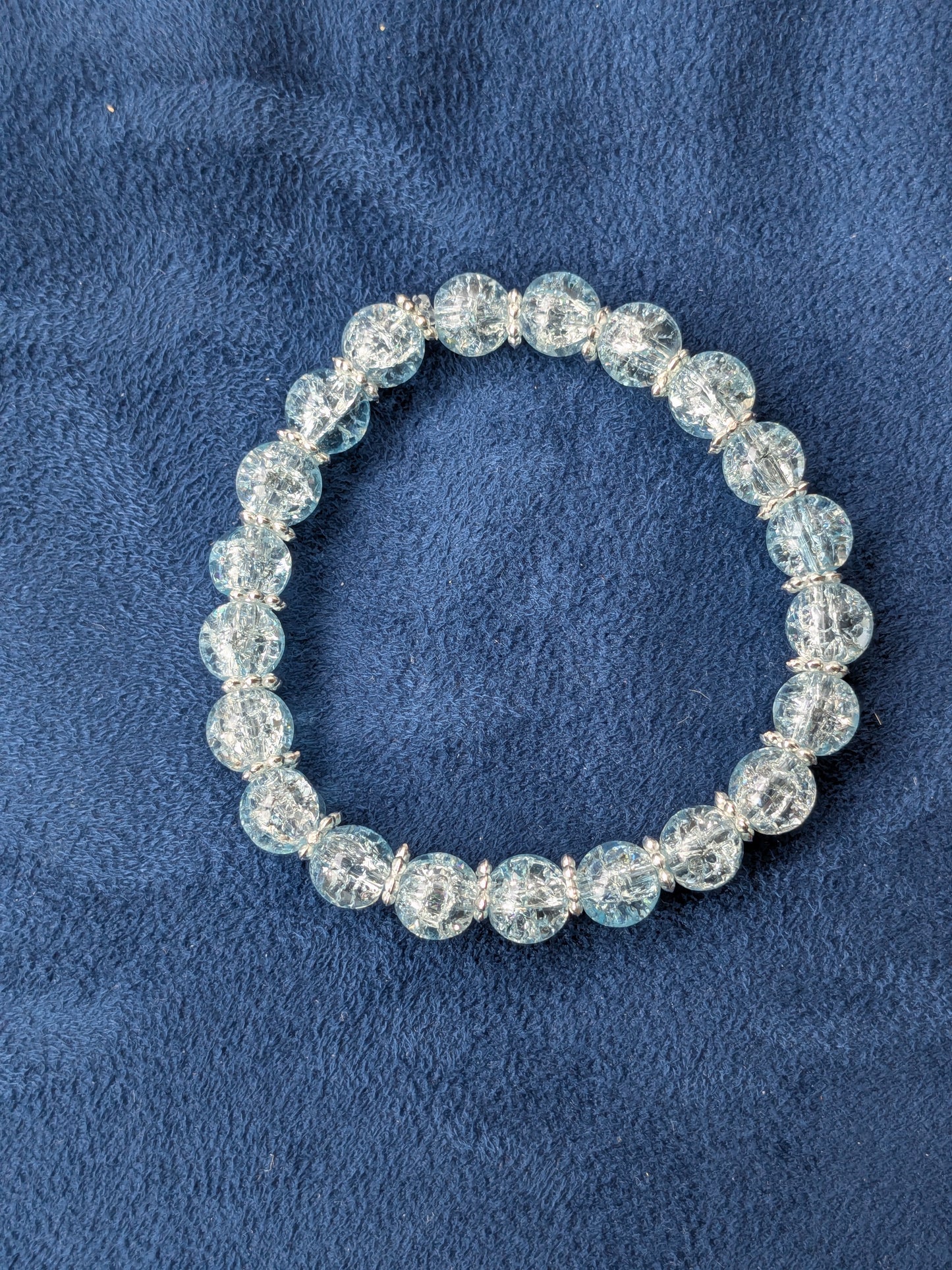 Bracelet perles verre craquelé bleu ciel