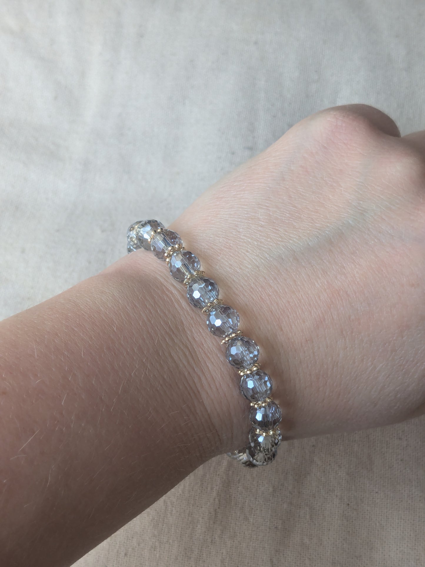 Bracelet perles verre facetté bleu glacier