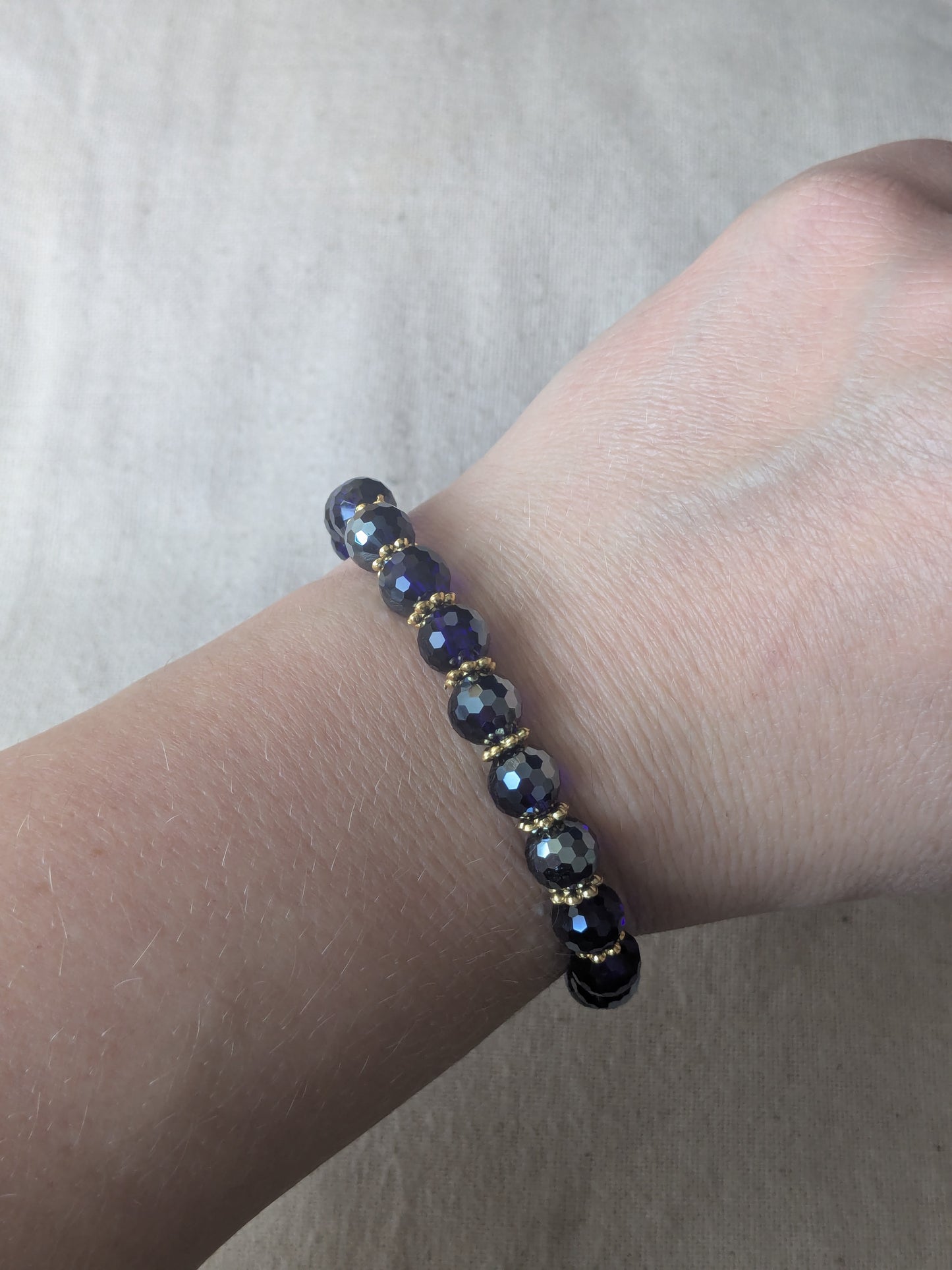 Bracelet perles verre facetté bleu foncé