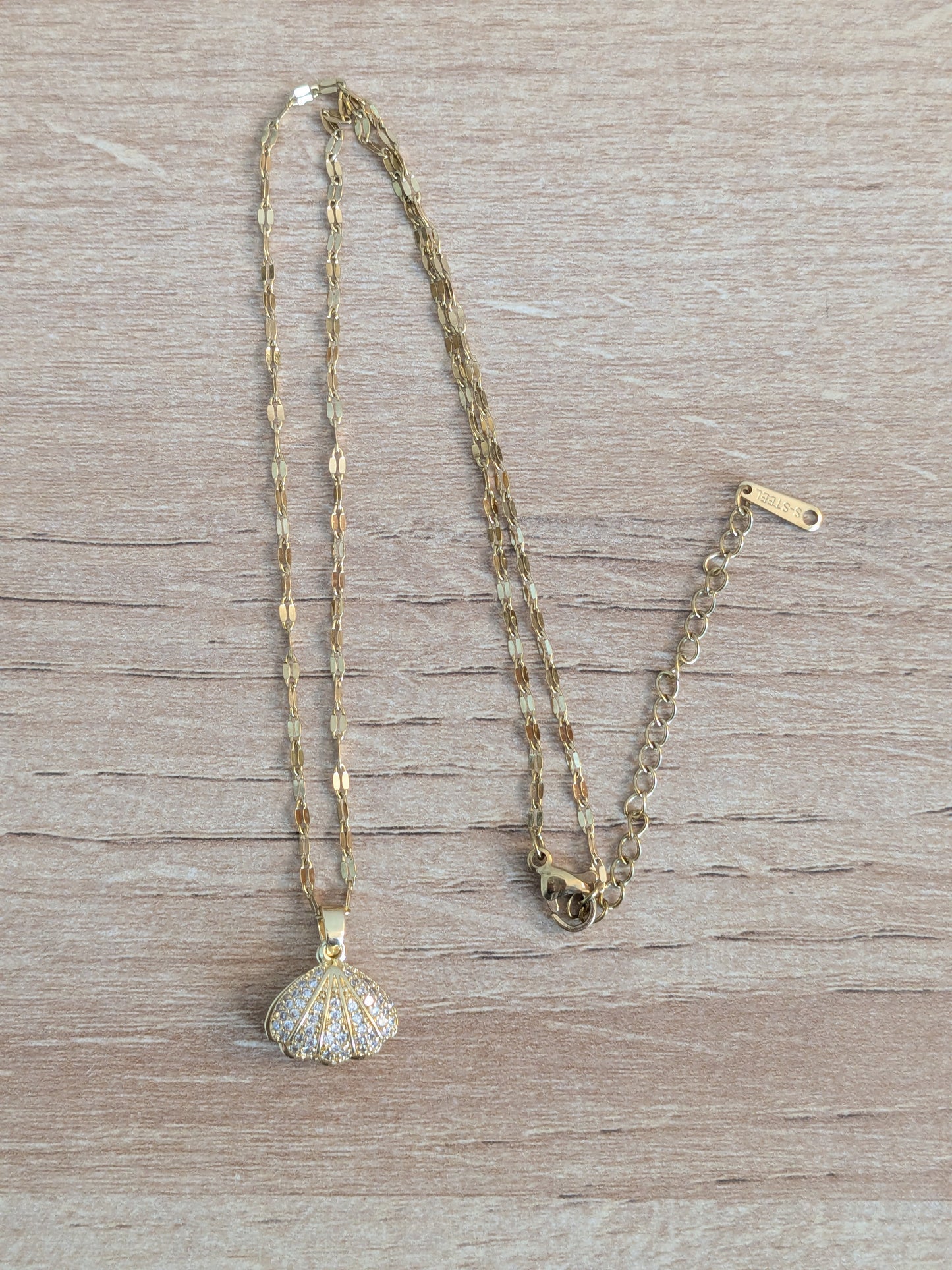 Collier Coquillage et Perle