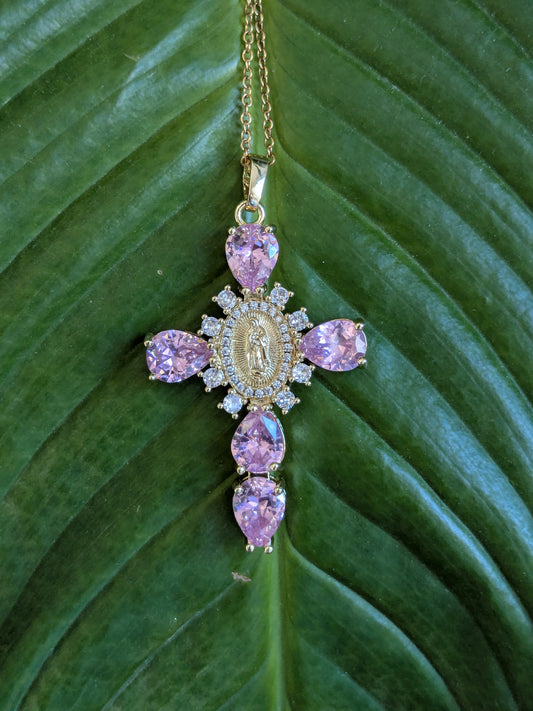 Collier Croix Catholique rose
