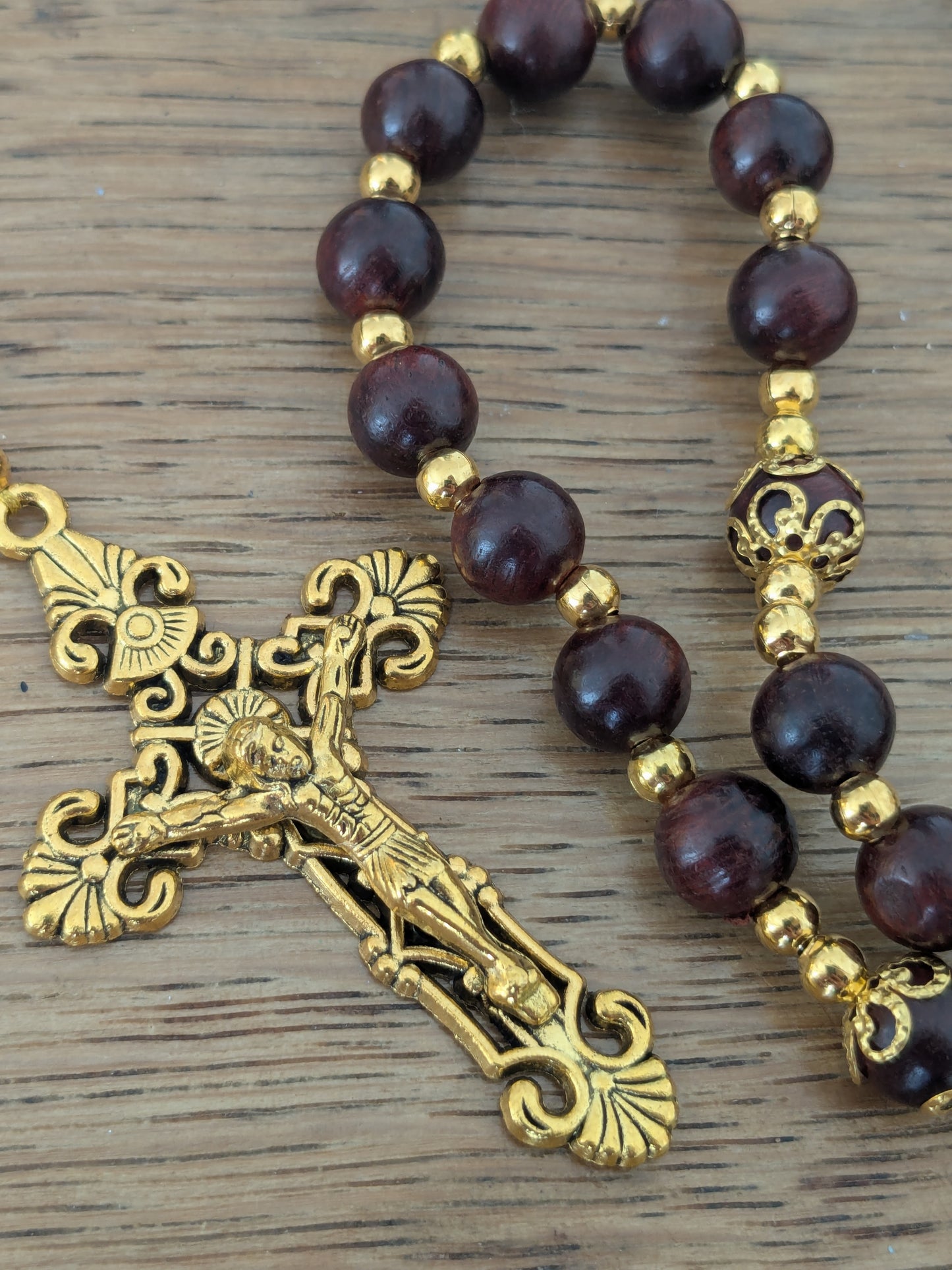 Grand chapelet en bois rouge
