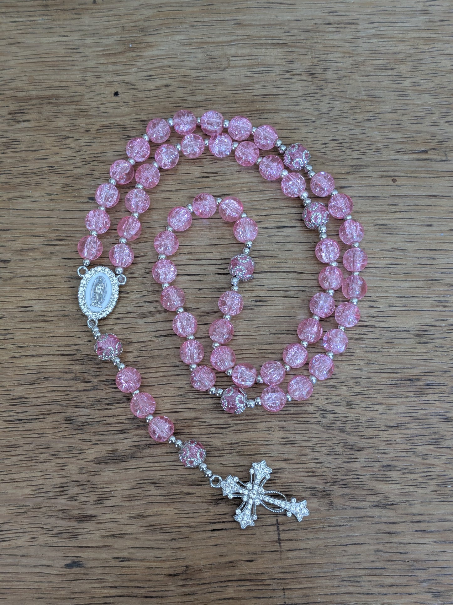 Chapelet en verre rose argenté