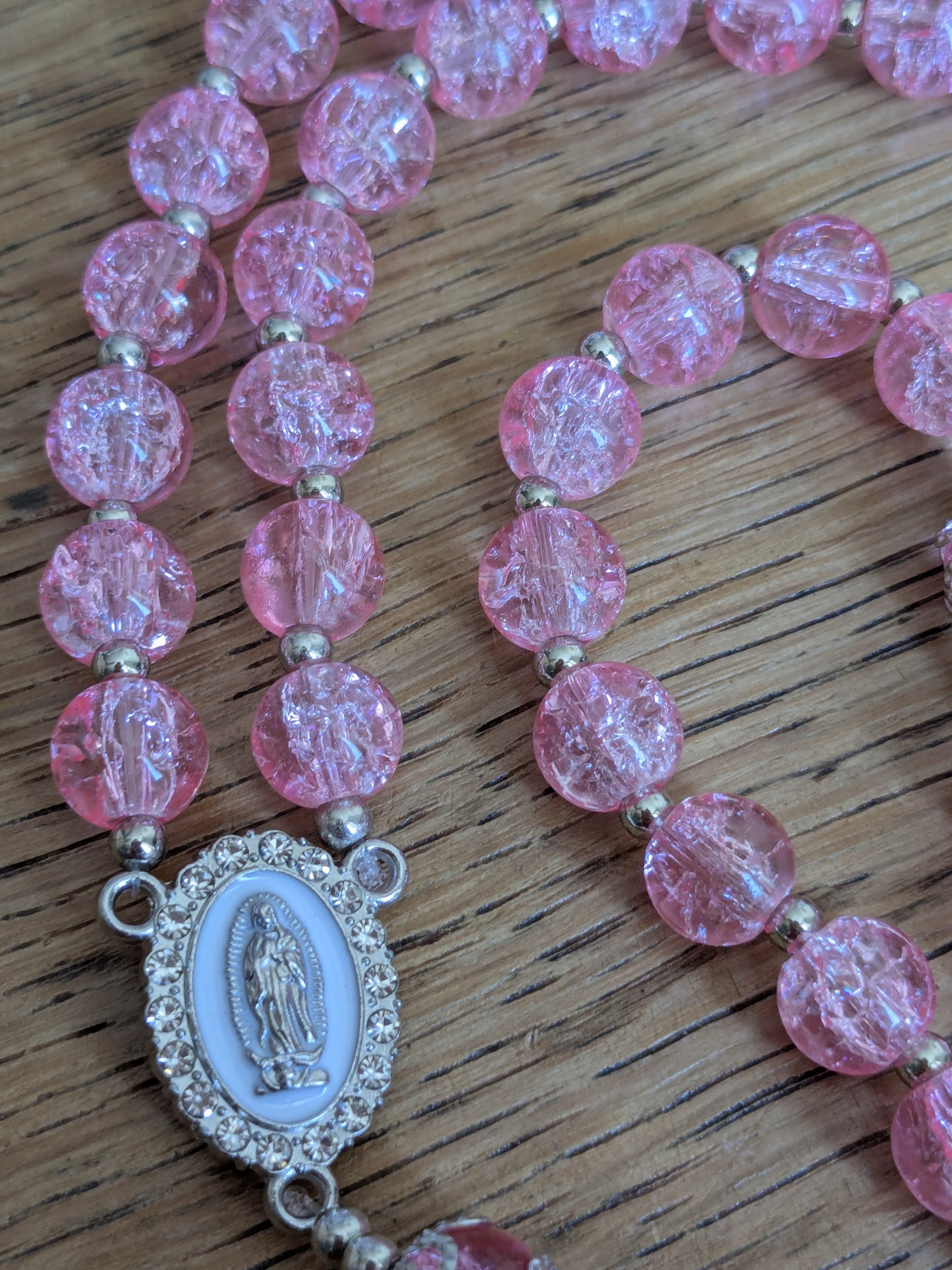 Chapelet en verre rose argenté