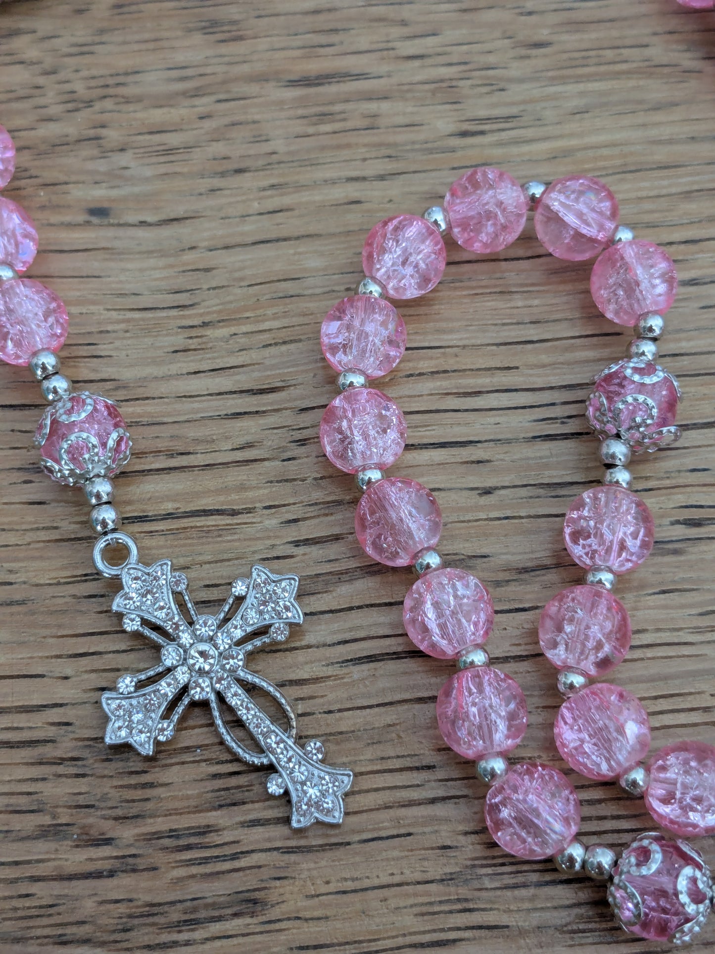Chapelet en verre rose argenté