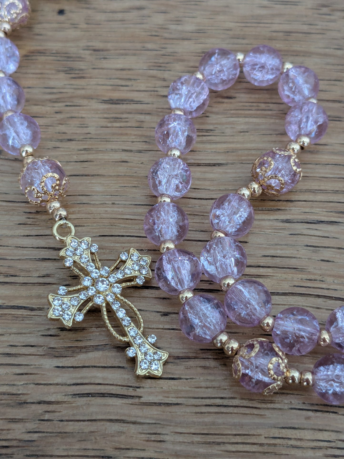 Chapelet en verre violet clair doré