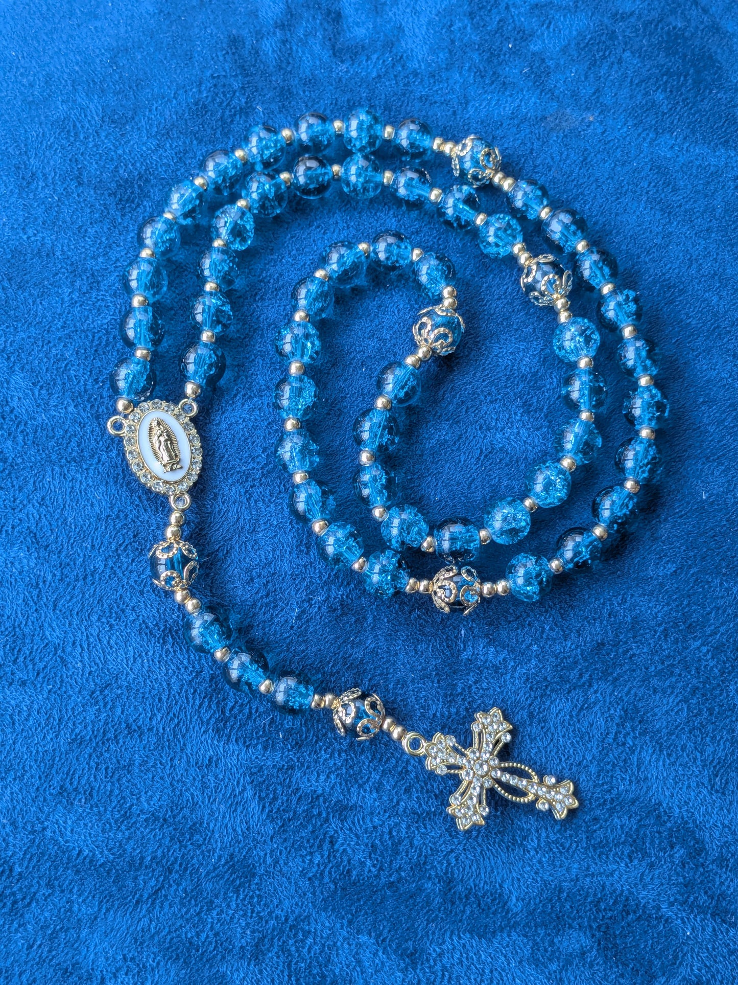 Chapelet perles en verre bleu foncé