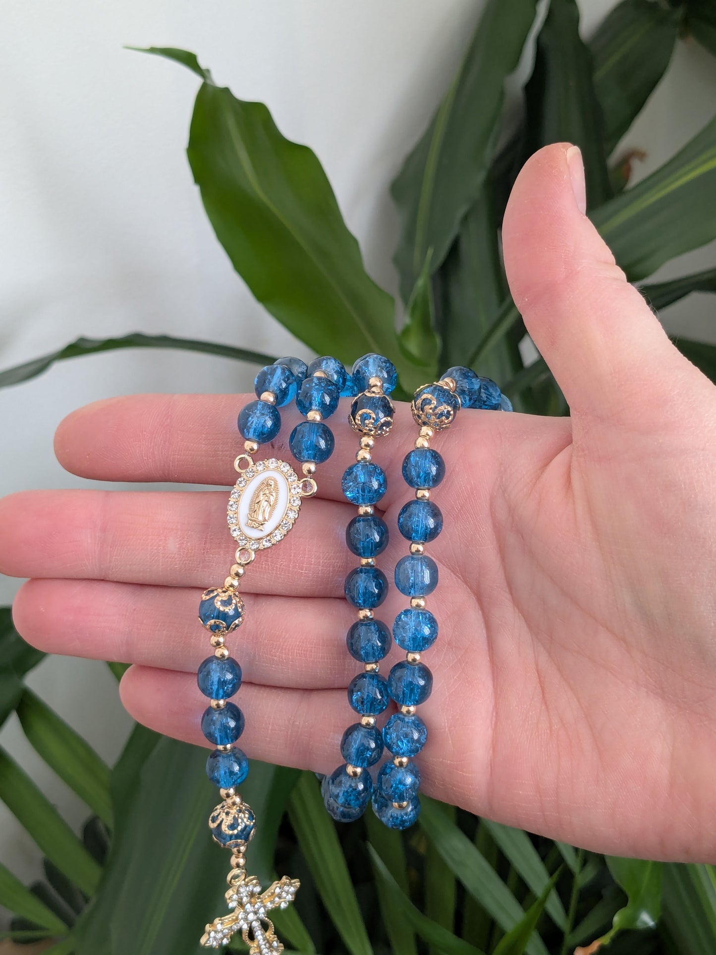 Chapelet perles en verre bleu foncé