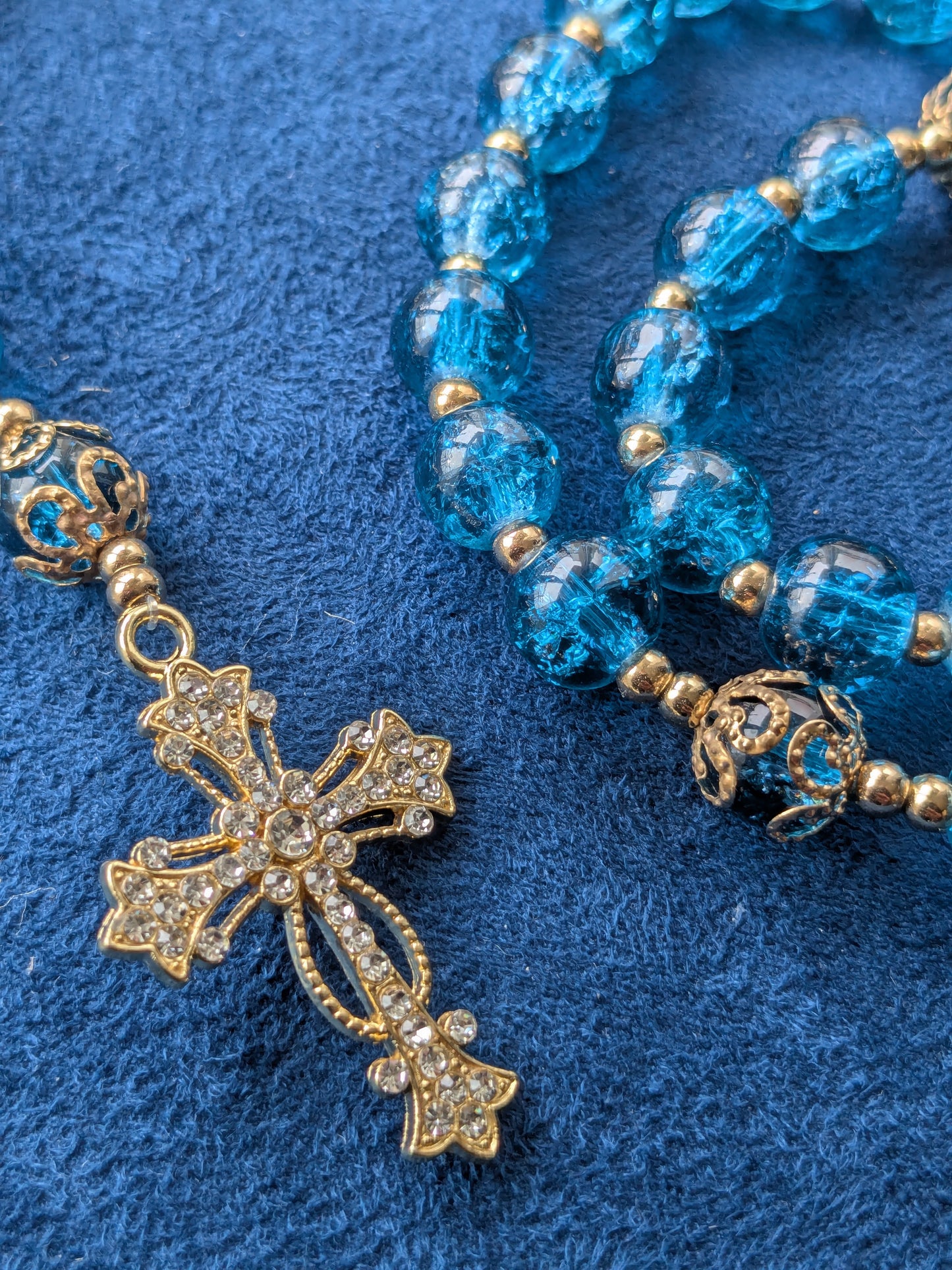 Chapelet perles en verre bleu foncé