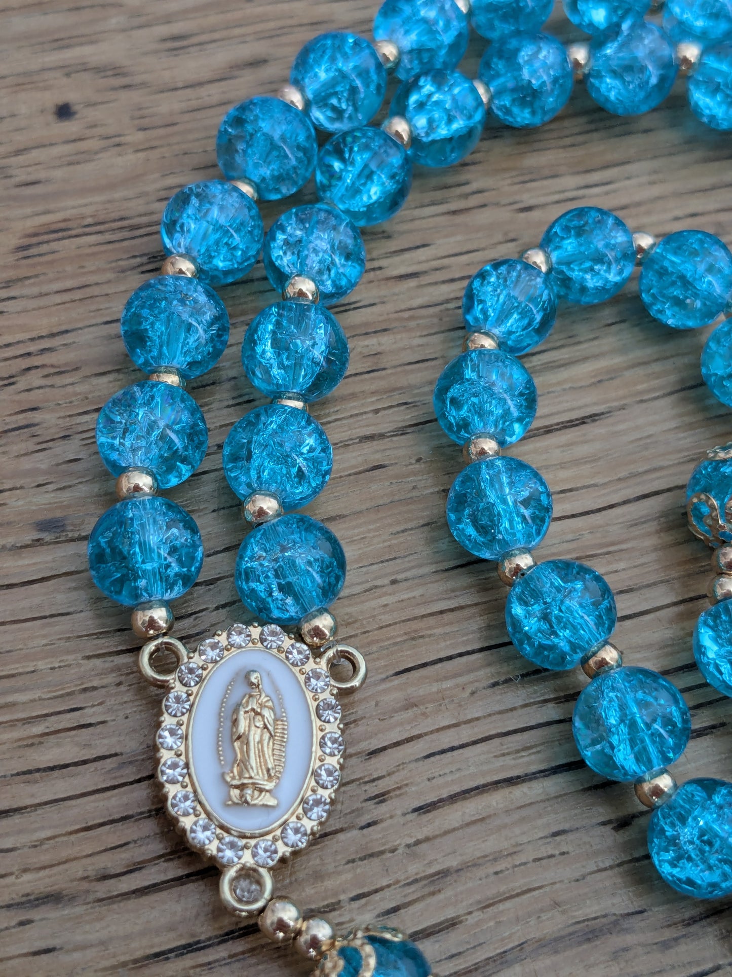 Chapelet en verre bleu turquoise doré
