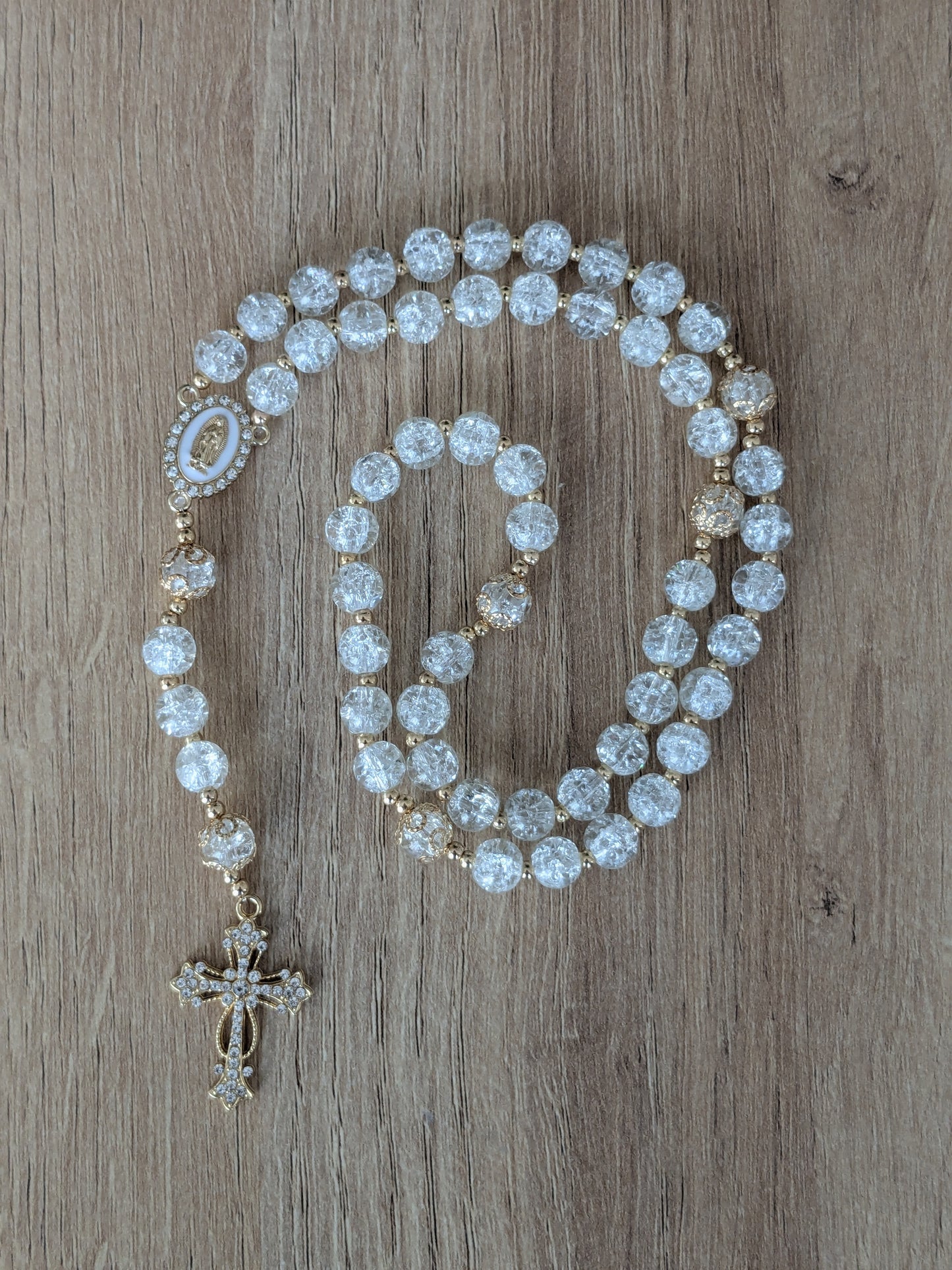 Chapelet en verre blanc