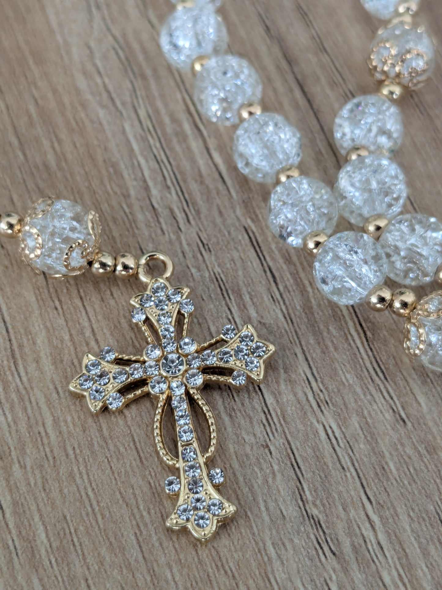 Chapelet en verre blanc