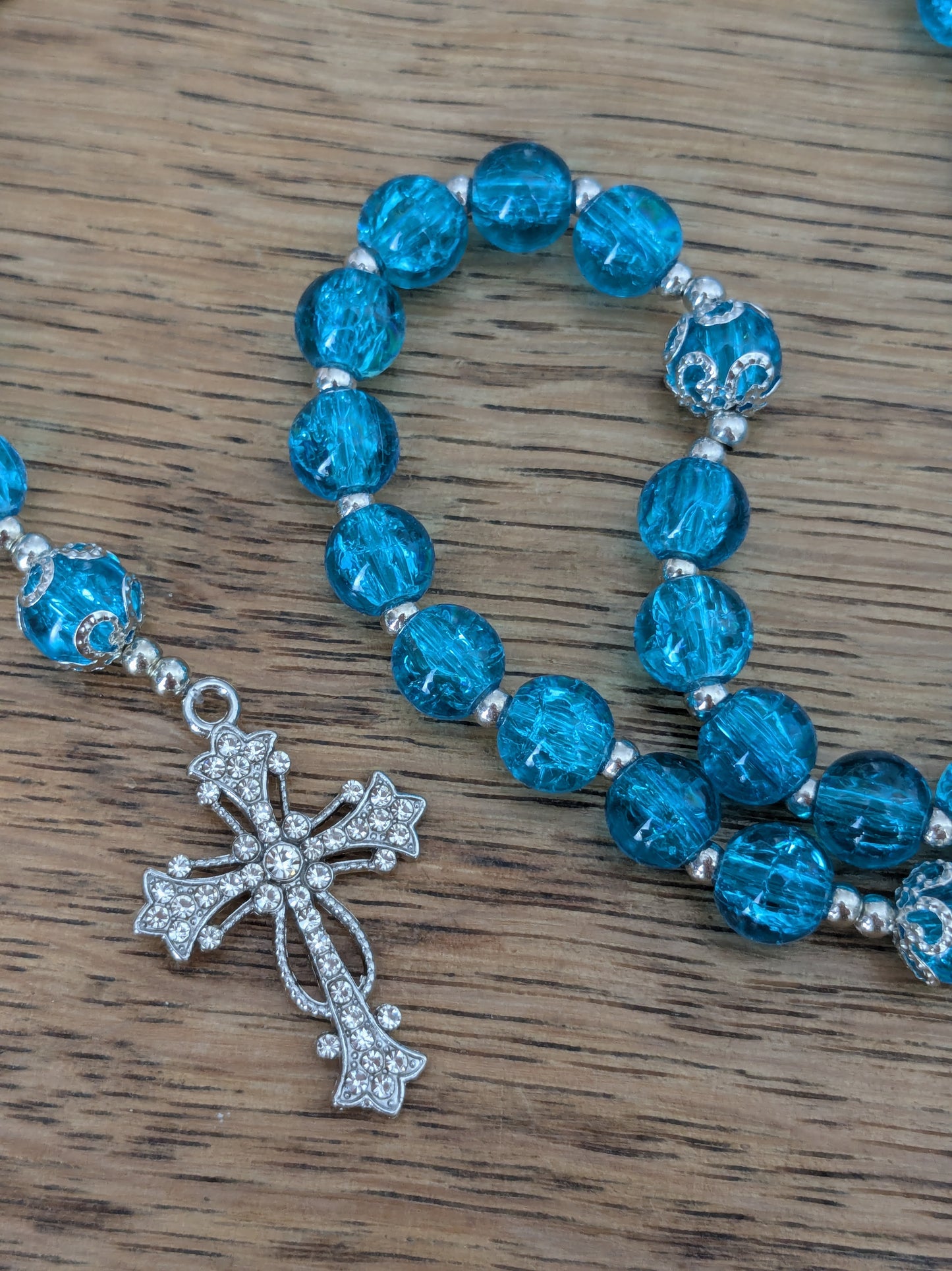 Chapelet en verre bleu turquoise argenté