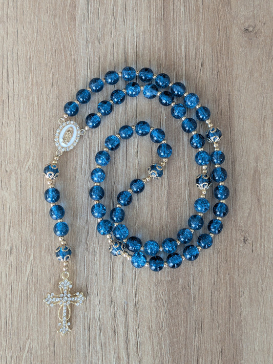 Chapelet en verre bleu foncé doré