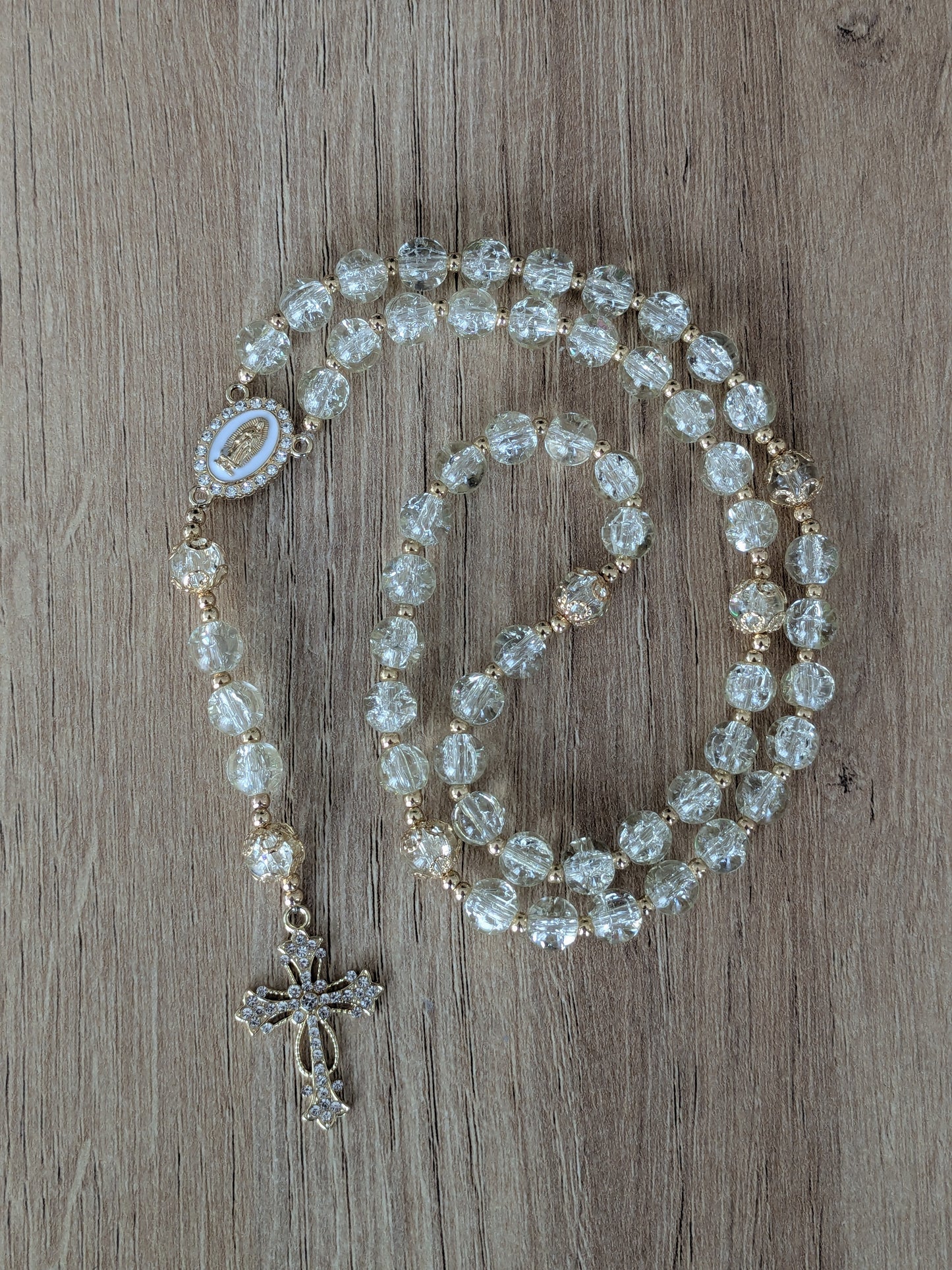 Chapelet en verre jaune clair