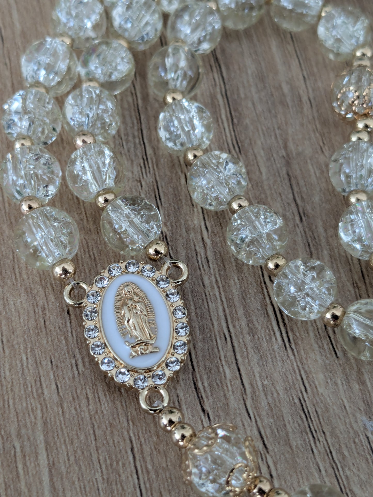 Chapelet en verre jaune clair