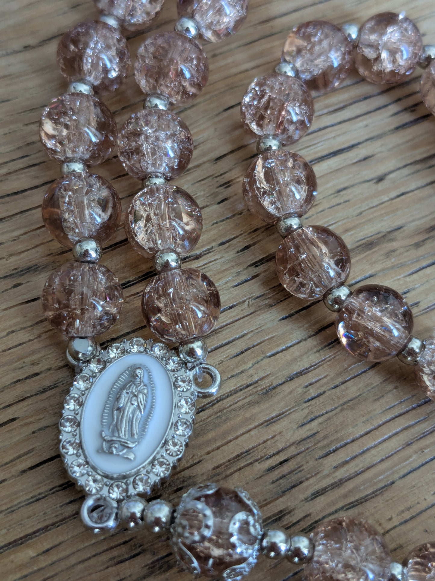 Chapelet en verre marron clair argenté
