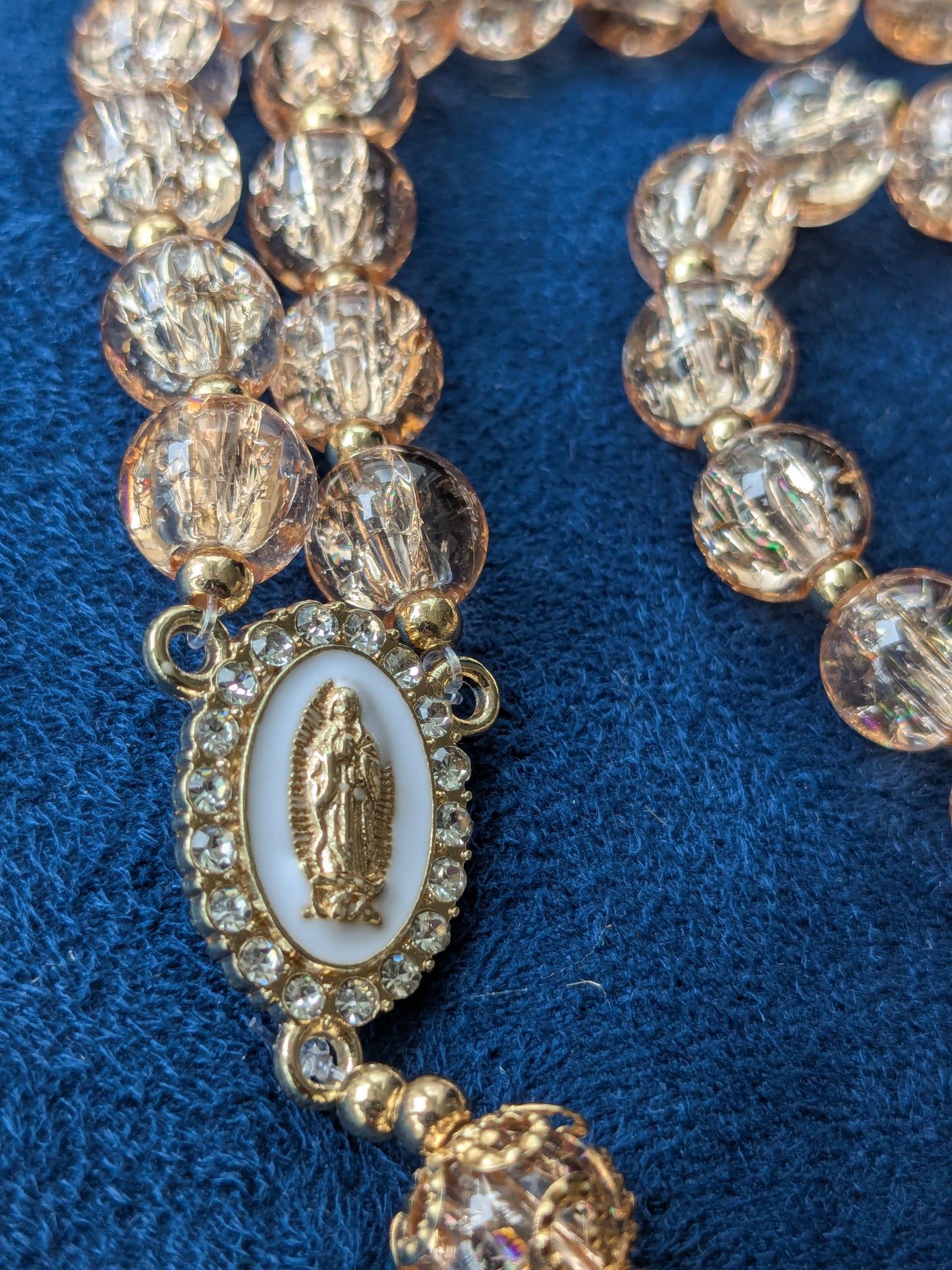 Chapelet en verre couleur pêche