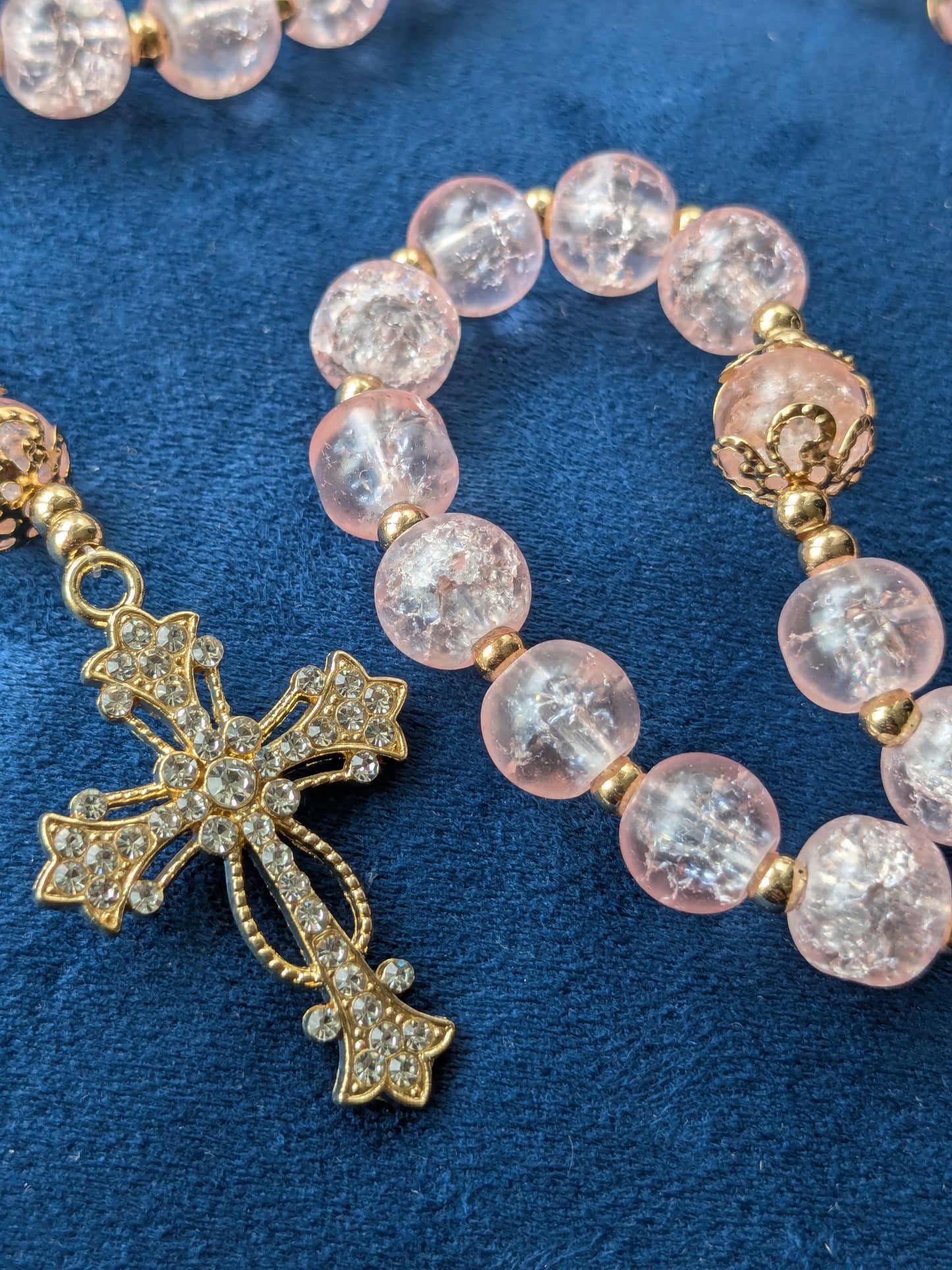 Chapelet en verre rose clair