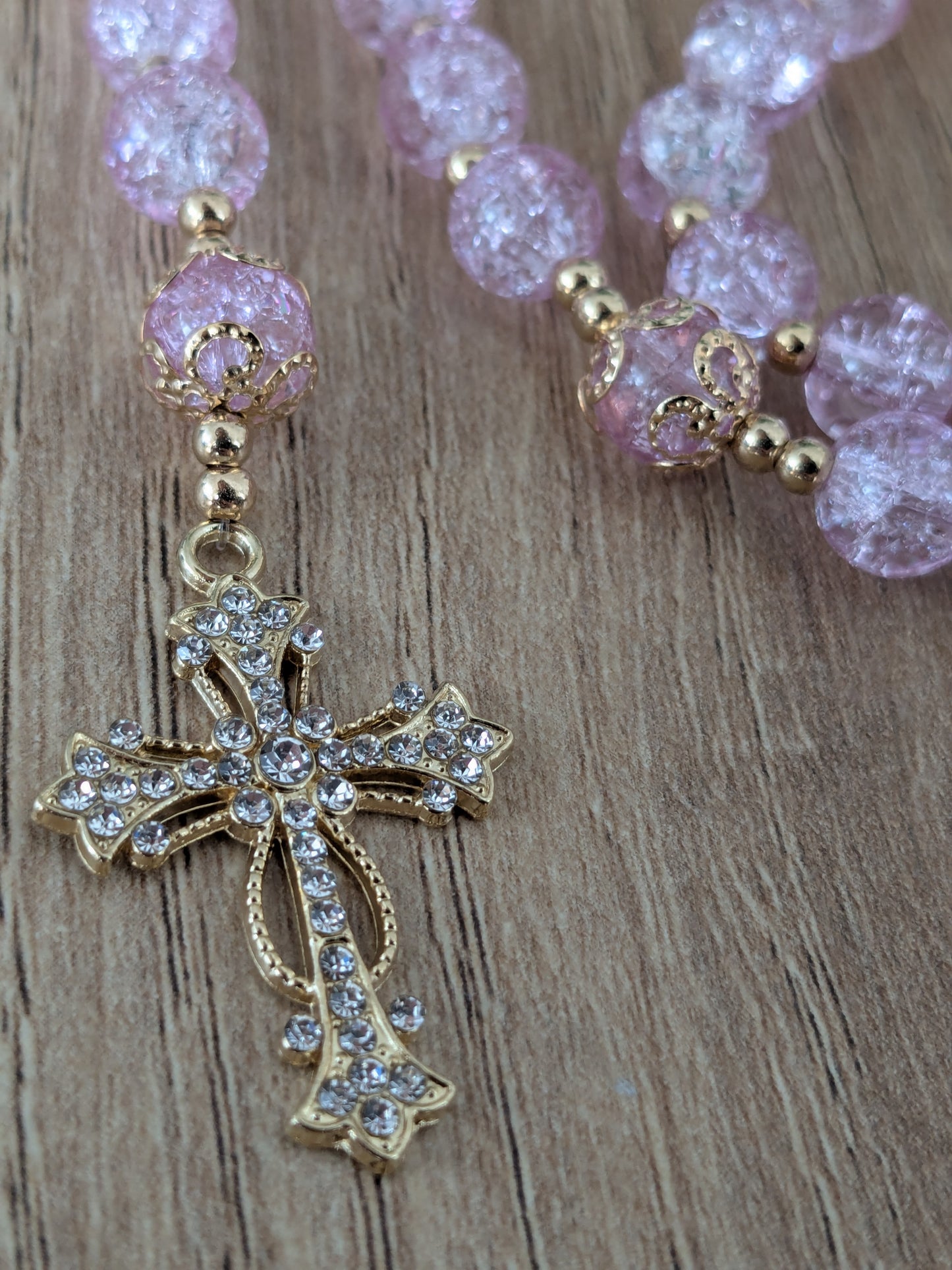 Chapelet en verre violet clair