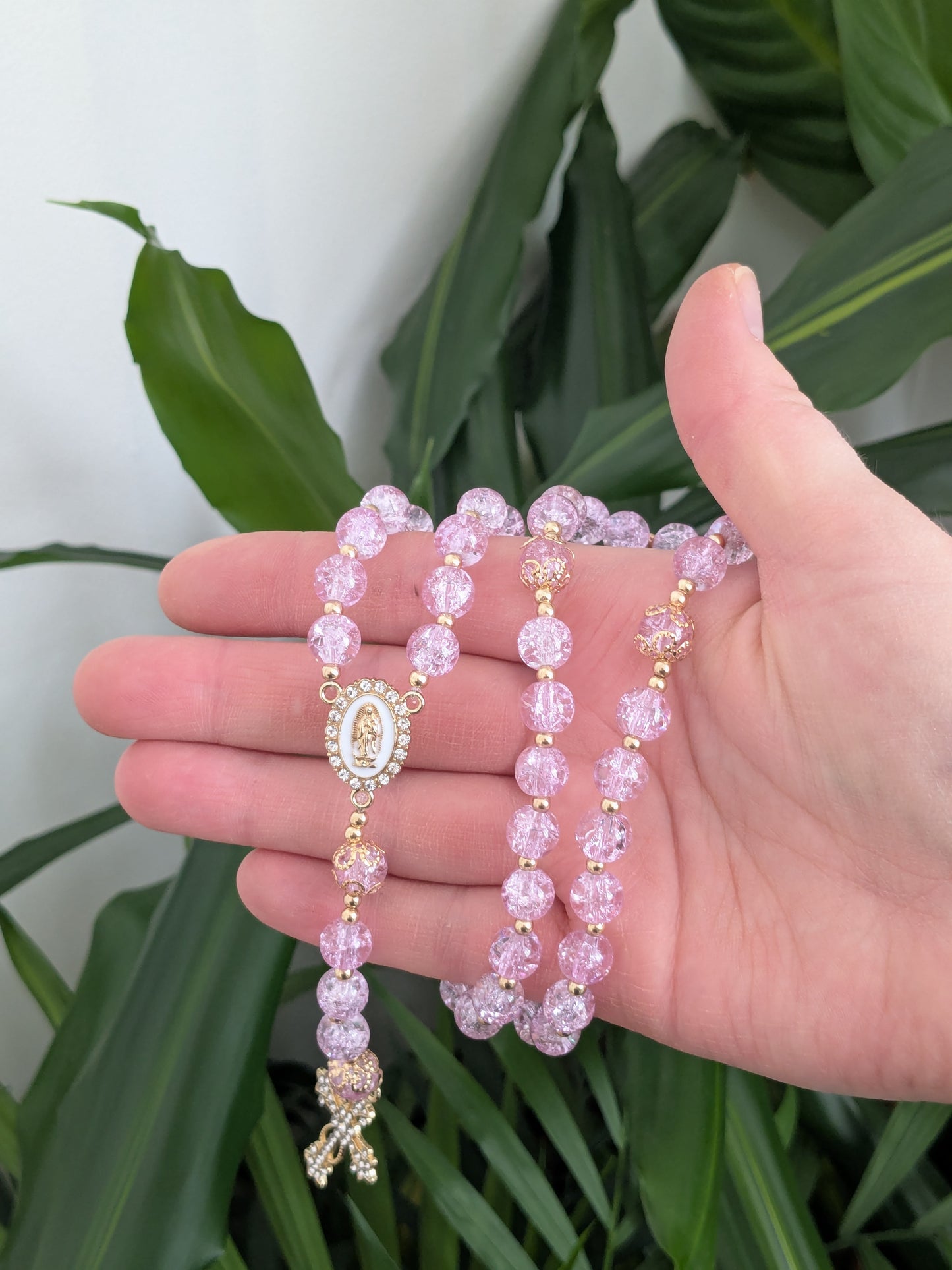 Chapelet en verre violet clair