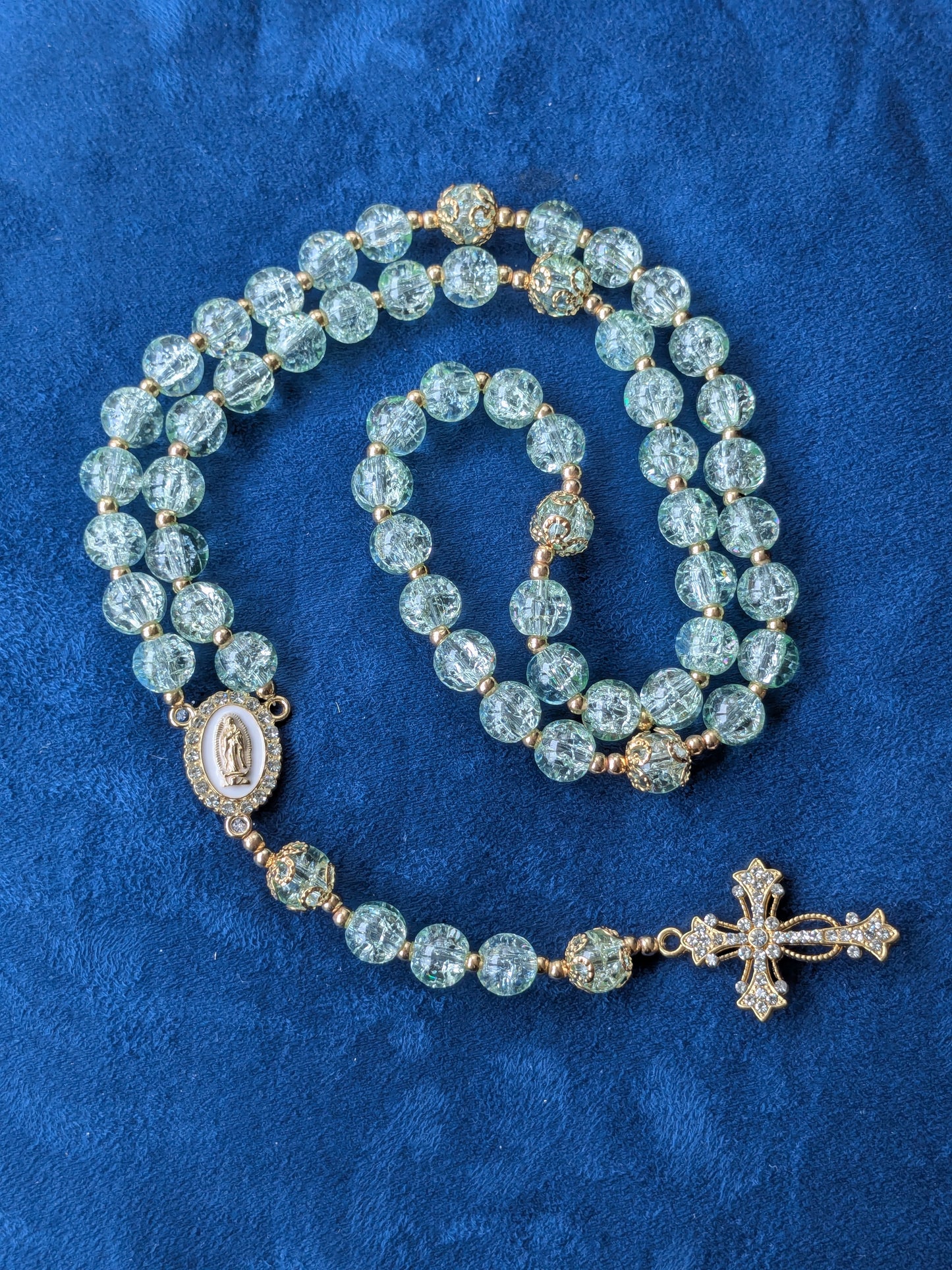 Chapelet en verre couleur sauge