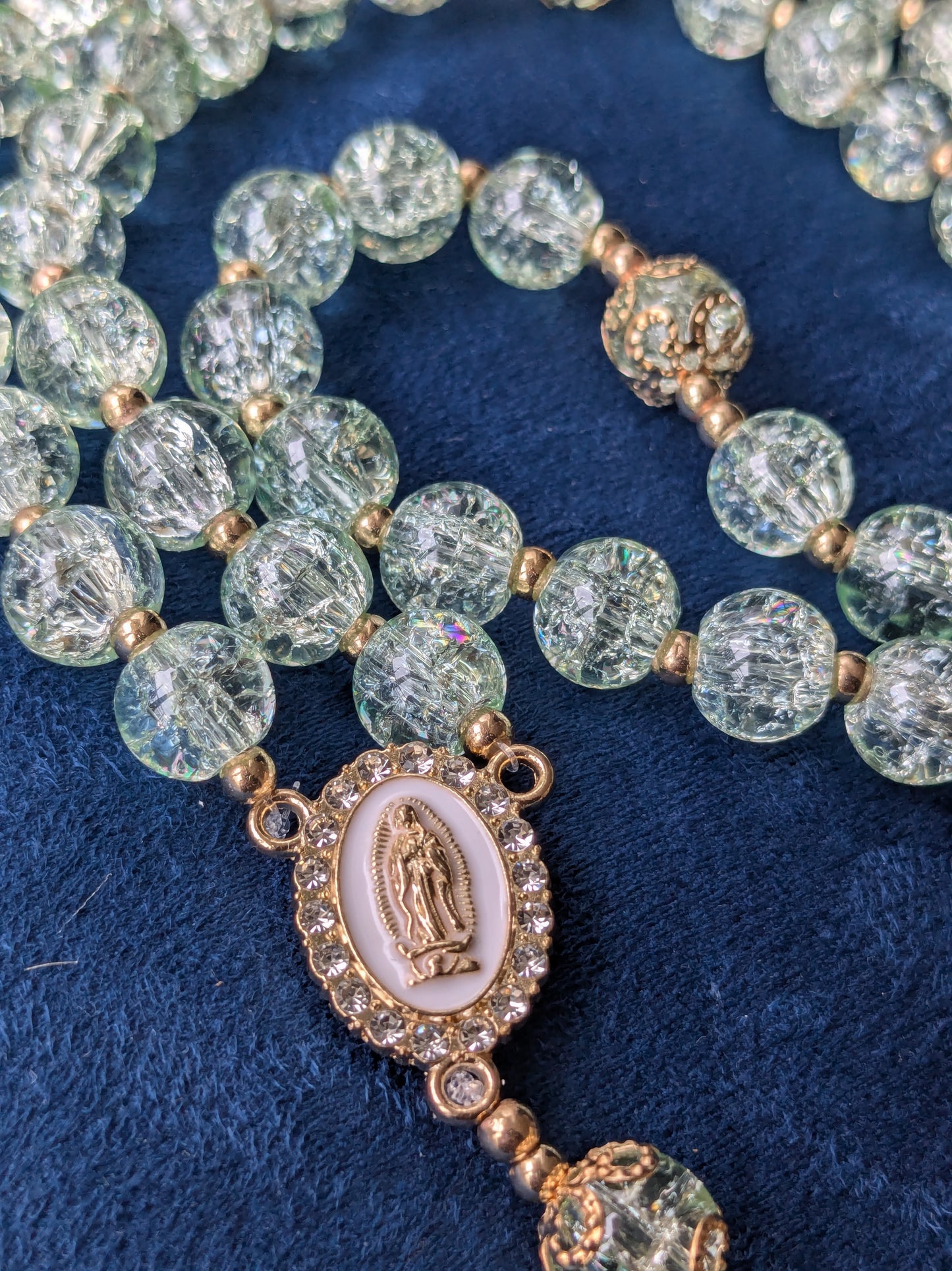 Chapelet en verre couleur sauge