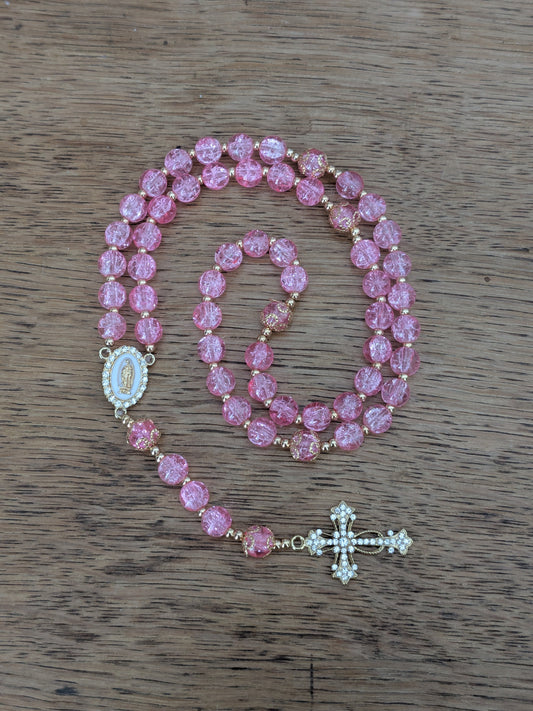 Chapelet en verre rose doré