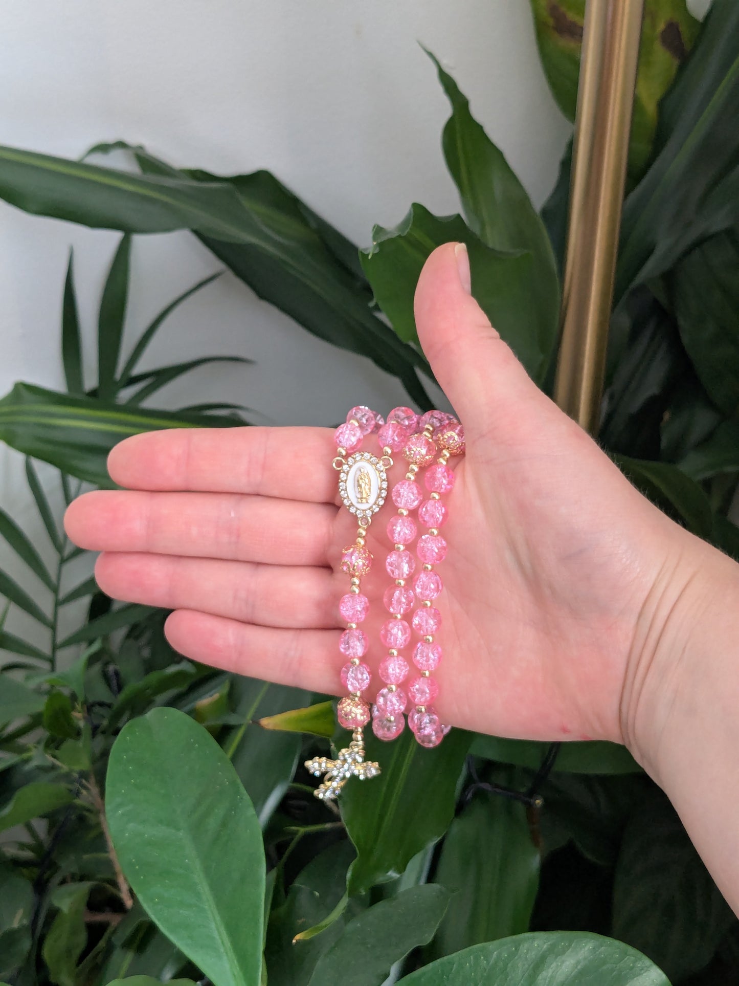 Chapelet en verre rose doré