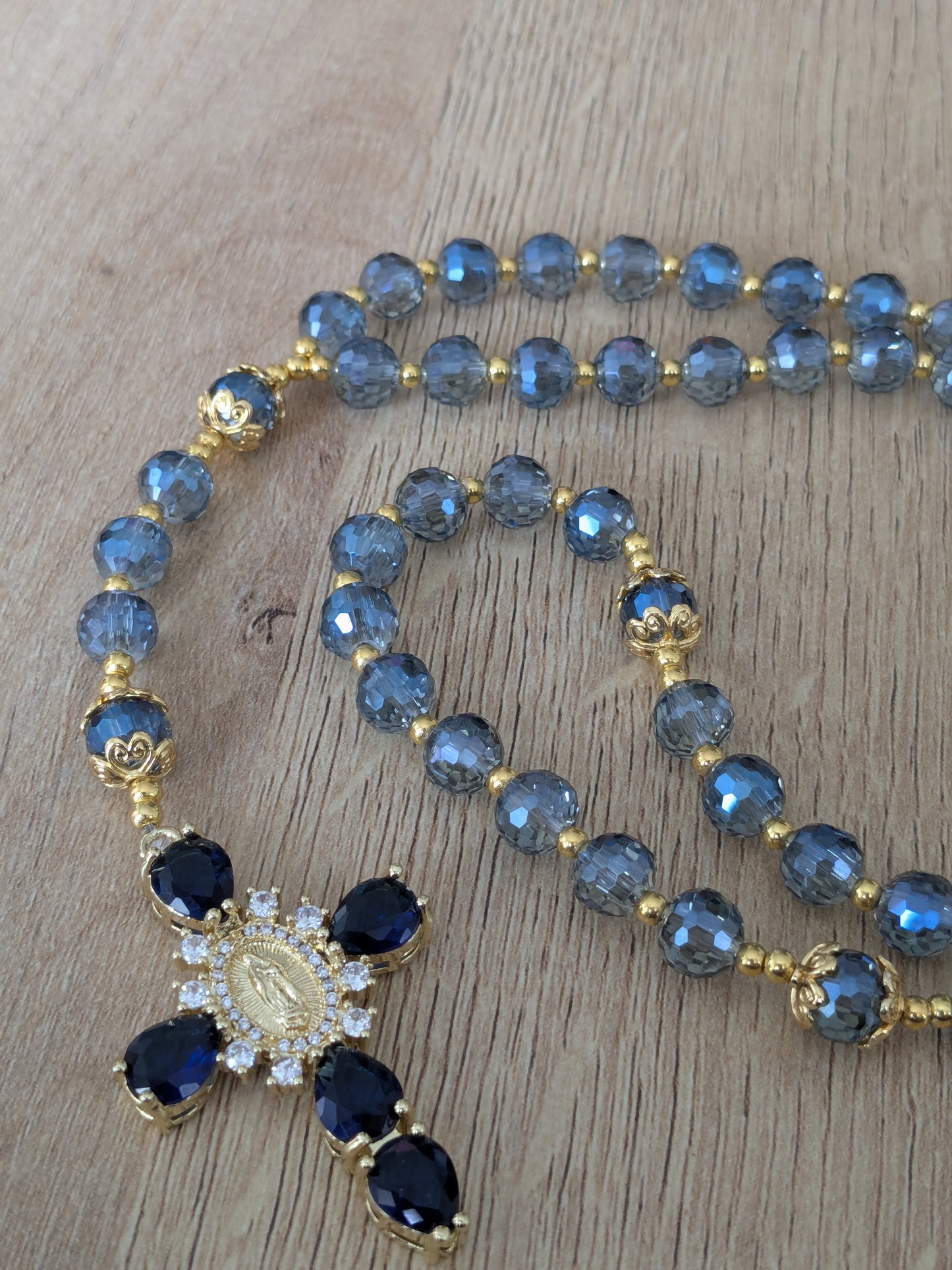 Chapelet facettées bleu gris