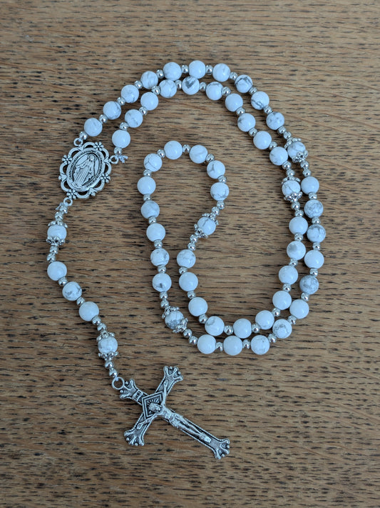 Petit chapelet en Howlite blanche