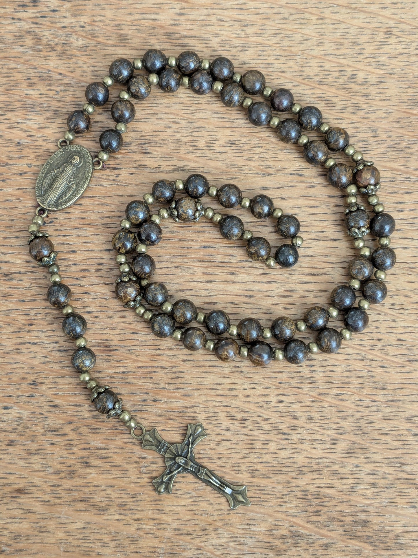 Petit chapelet en Bronzite