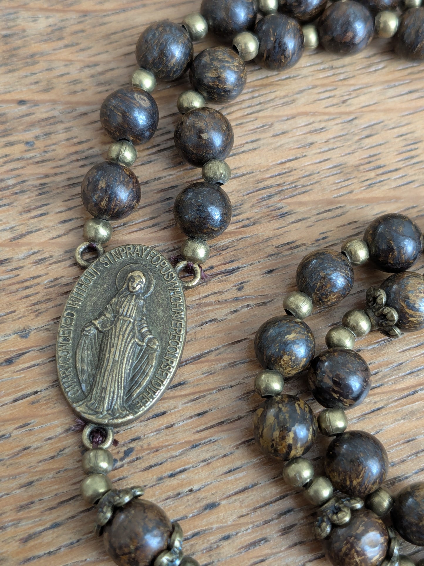 Petit chapelet en Bronzite