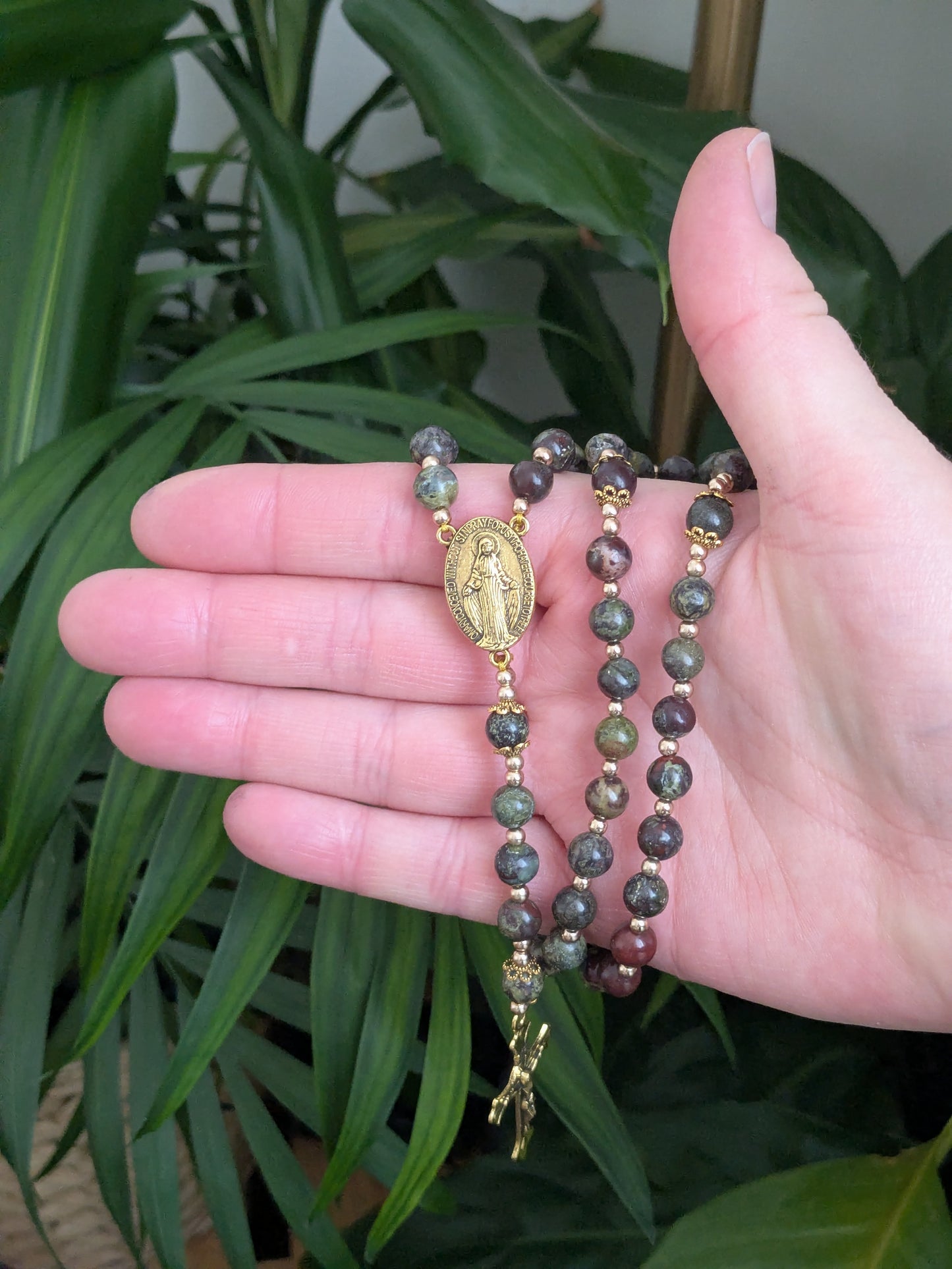 Petit chapelet en Jaspe Sang de Dragon