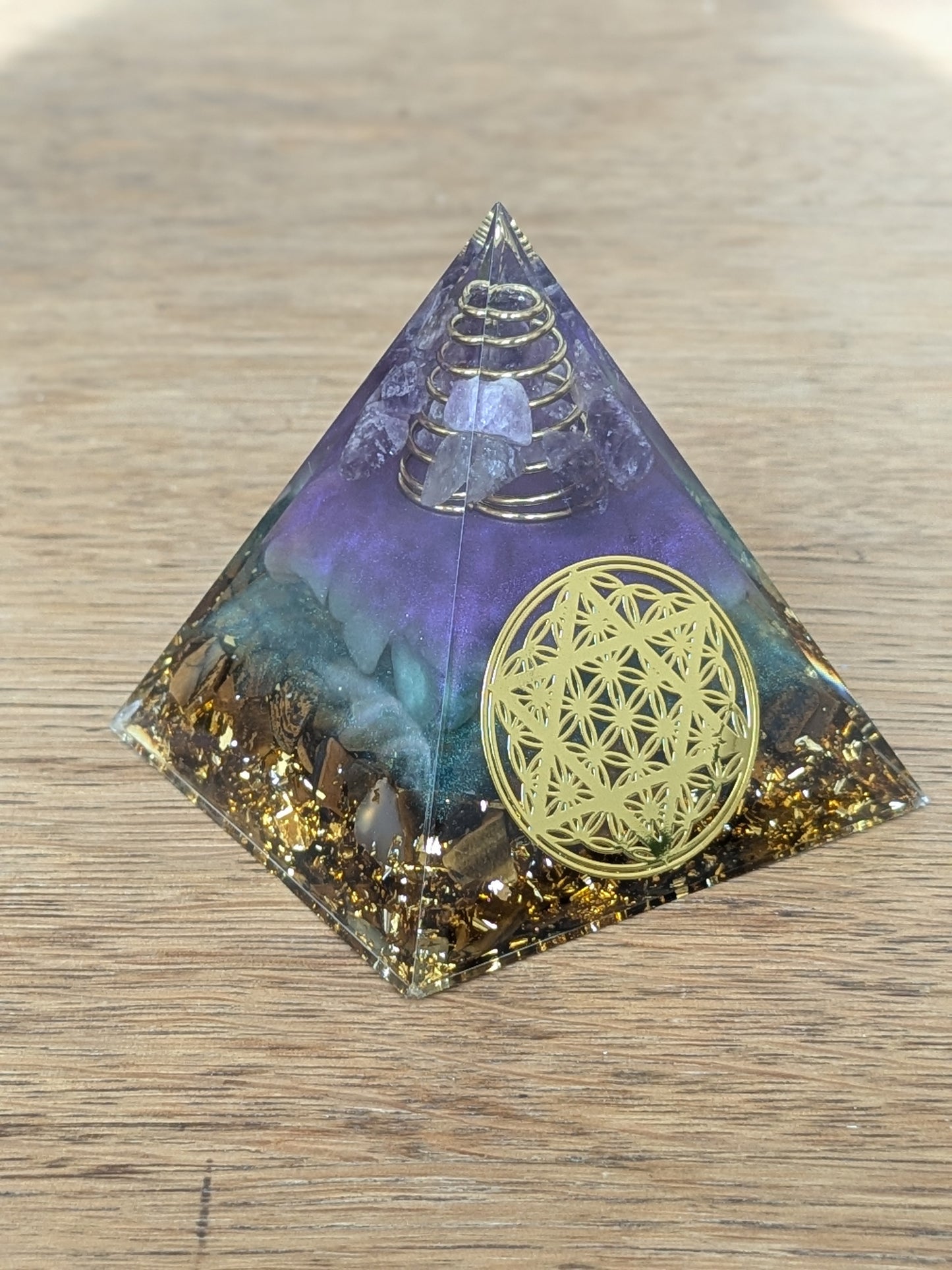 Orgonite Améthyste - Oeil de tigre - Aventurine verte