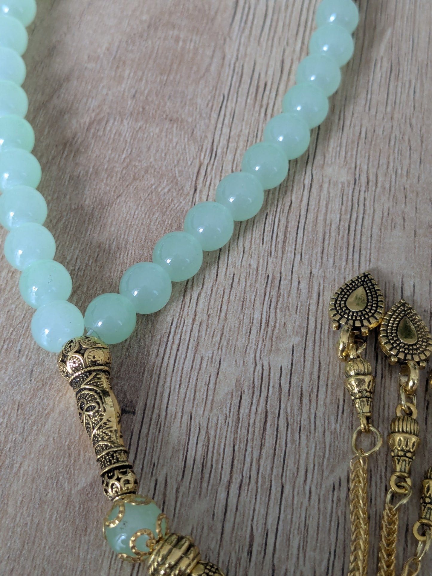 Petit misbaha en verre vert clair